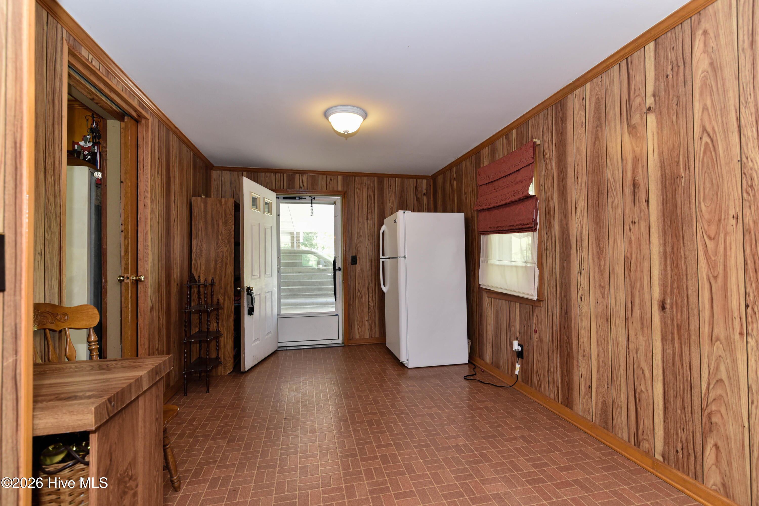 400 W Barnhill Street Property Photo 14