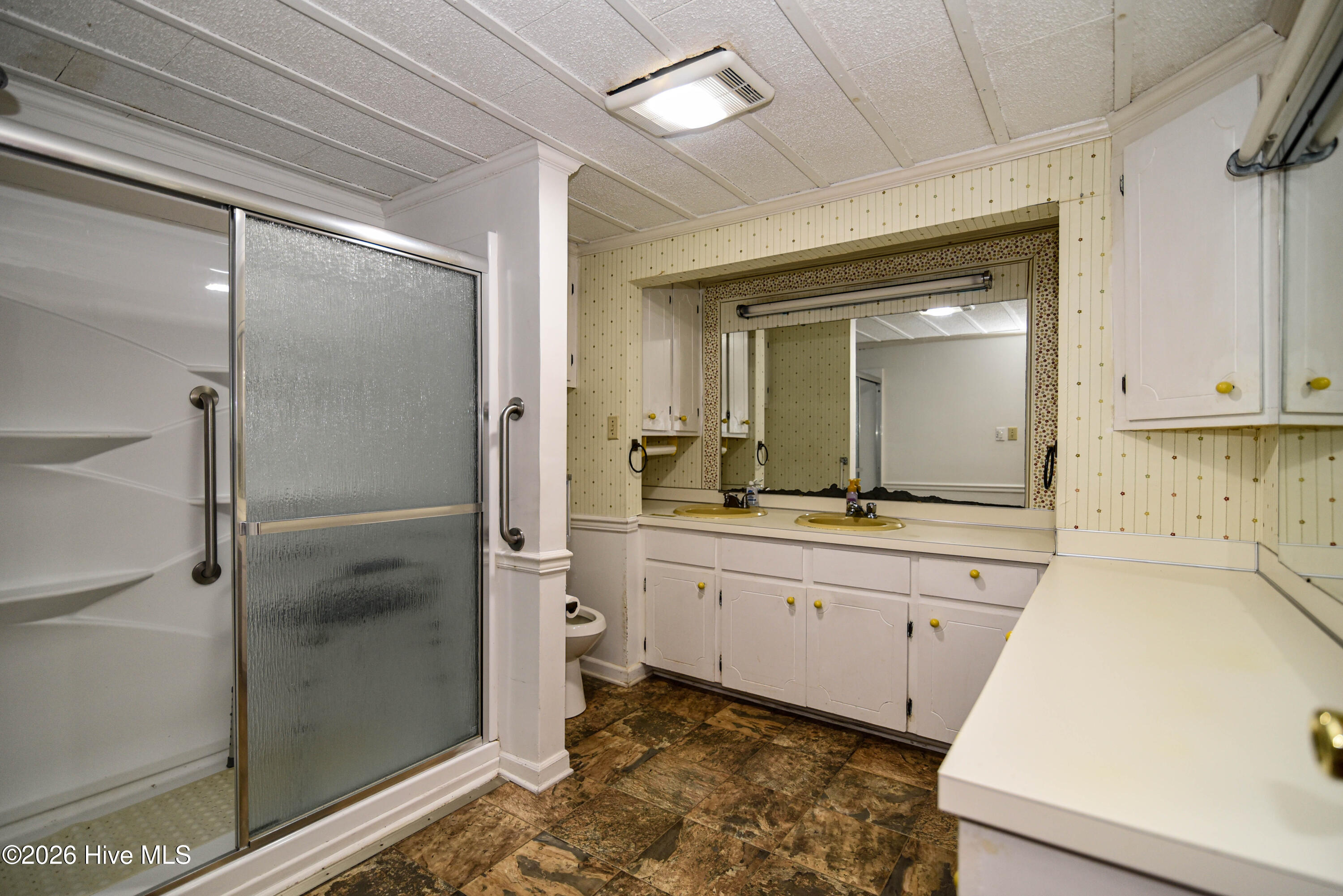400 W Barnhill Street Property Photo 17