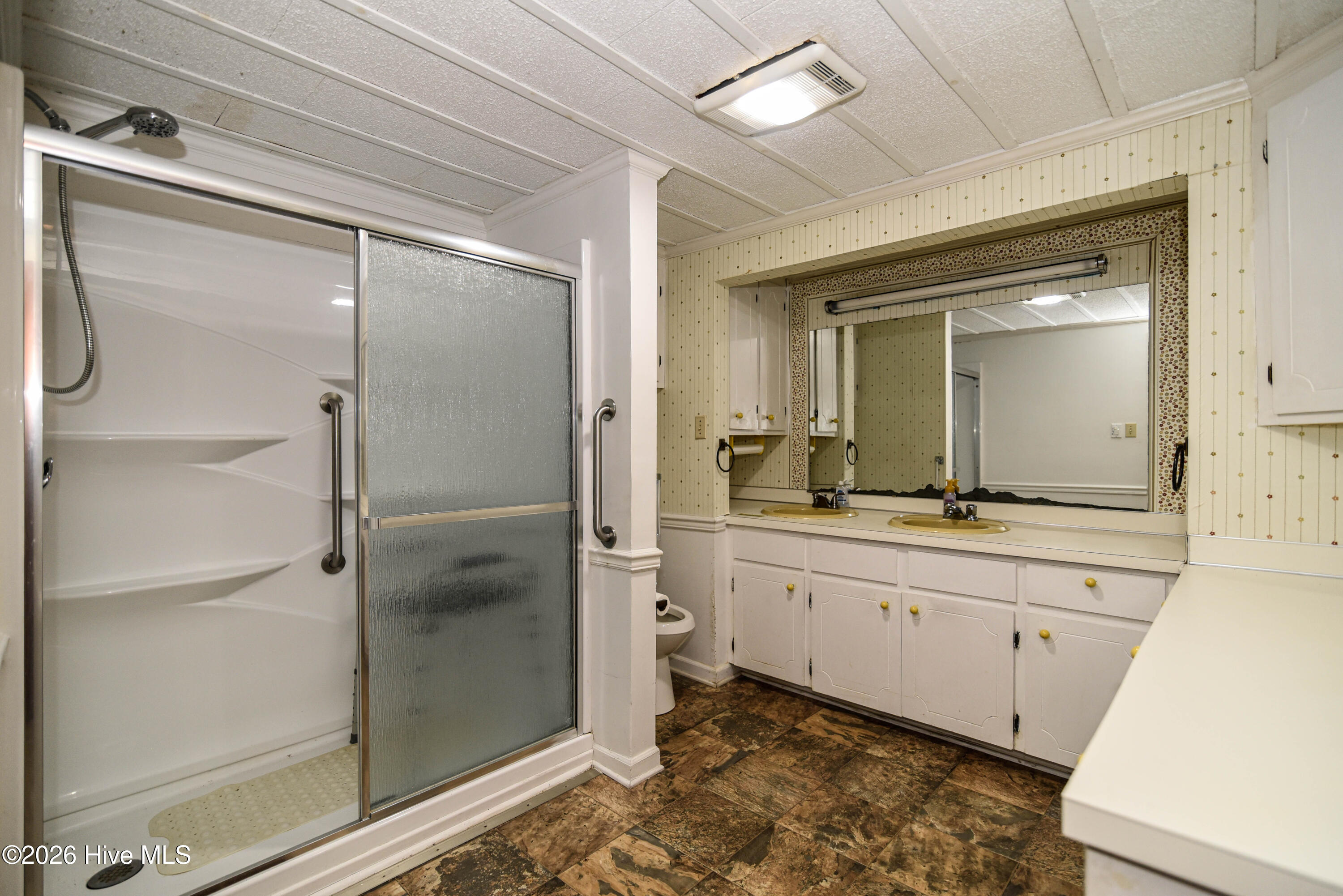 400 W Barnhill Street Property Photo 18