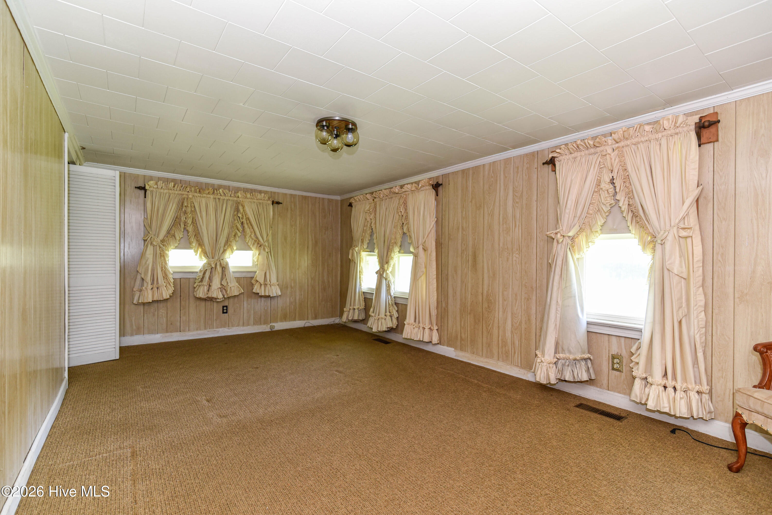 400 W Barnhill Street Property Photo 19