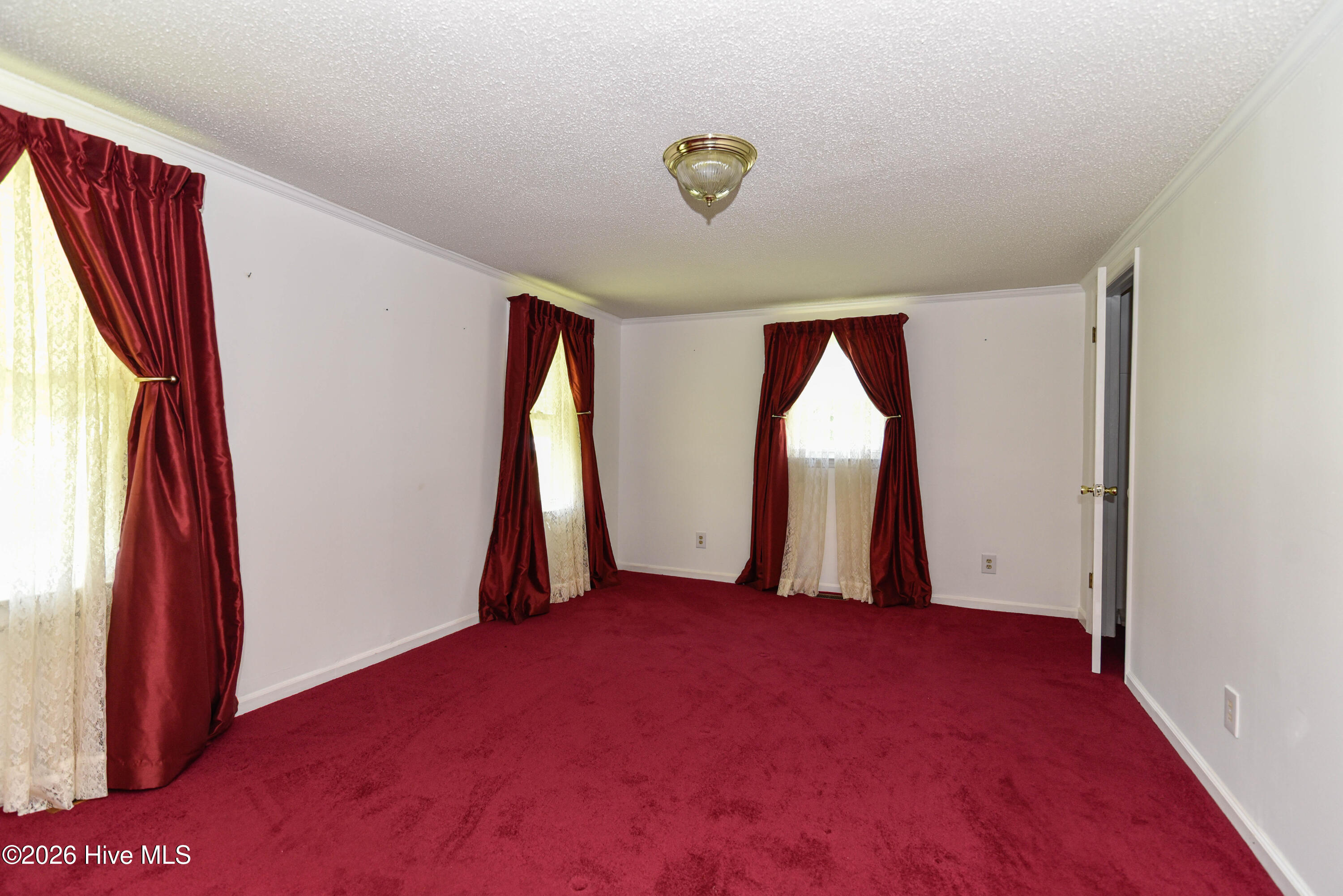 400 W Barnhill Street Property Photo 21