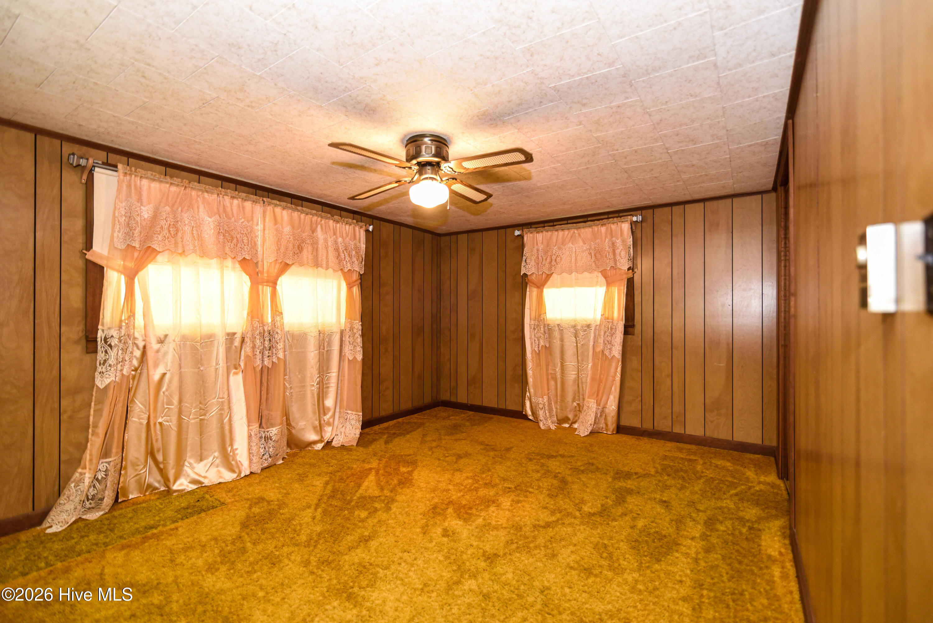 400 W Barnhill Street Property Photo 25