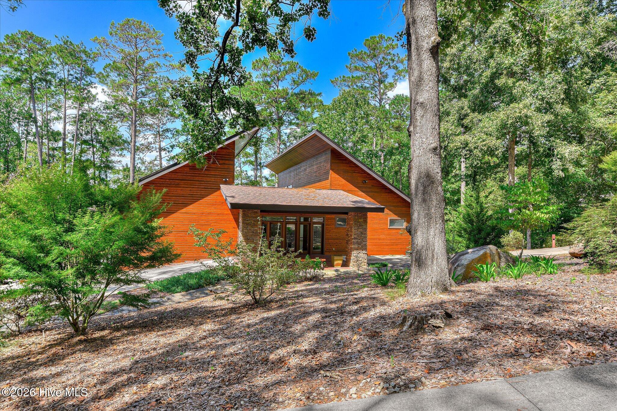 210 Bellefaye Lane Property Photo 4