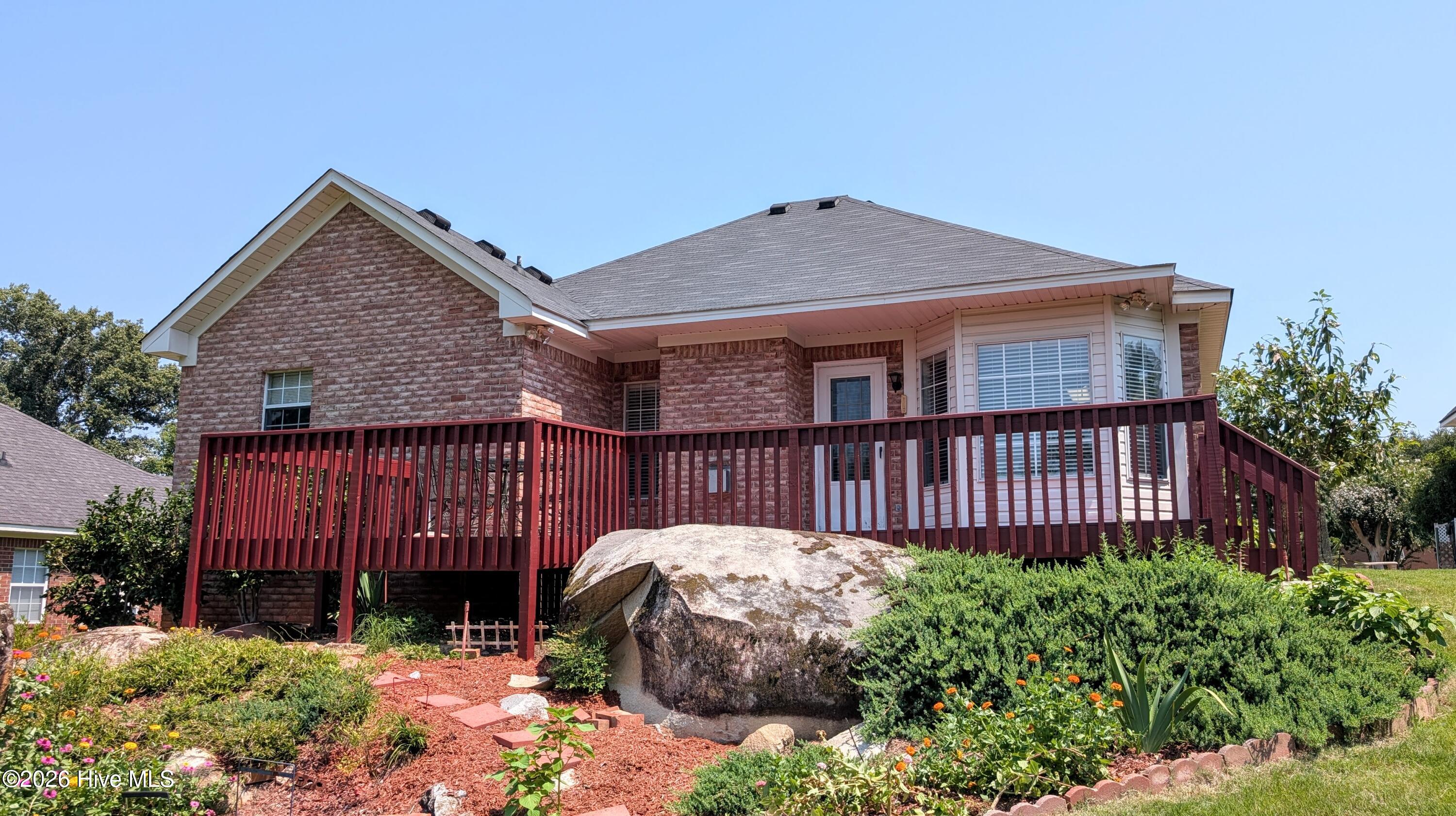 512 Granite Point Property Photo 9
