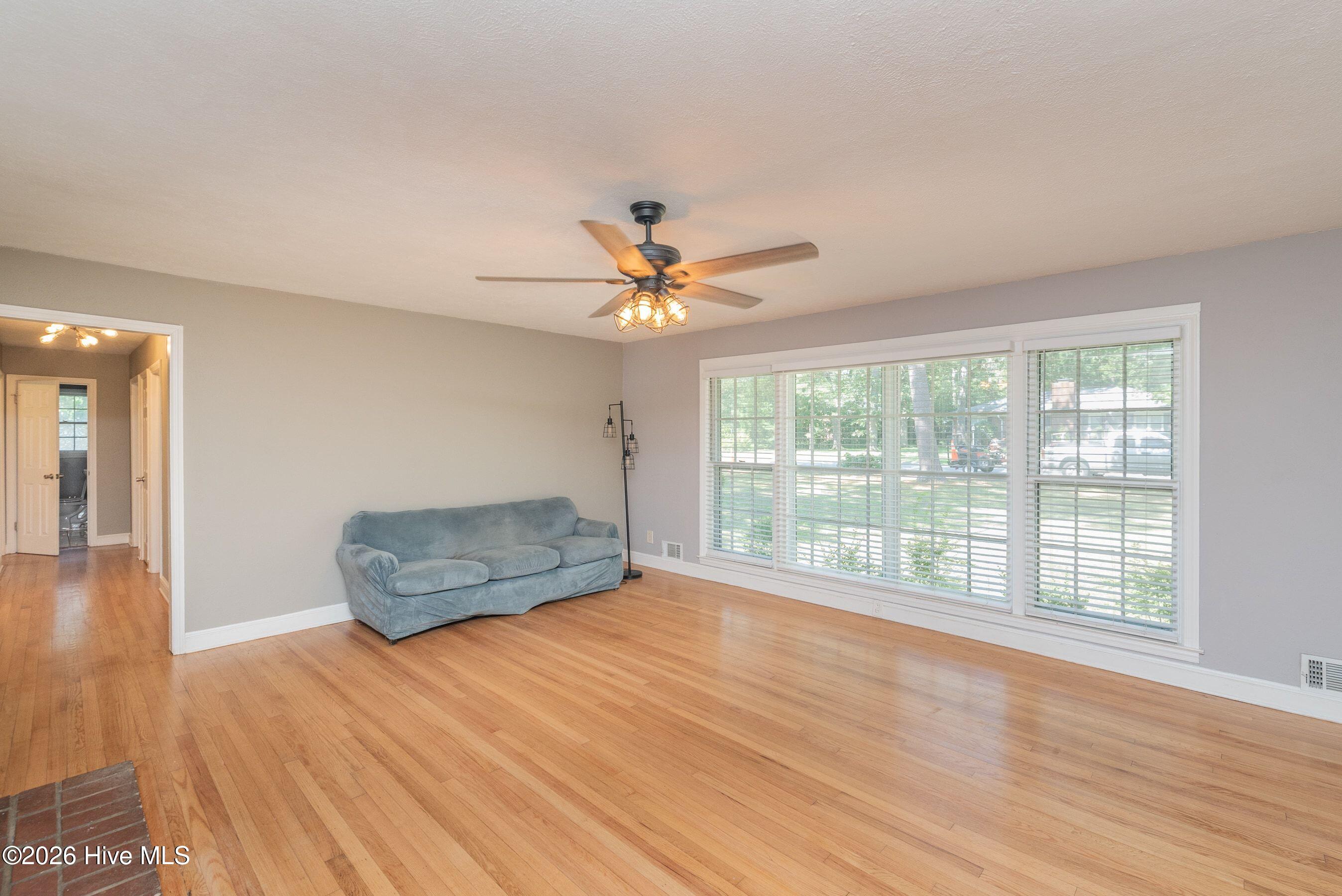 210 Dunbarton Circle Se Property Photo 9