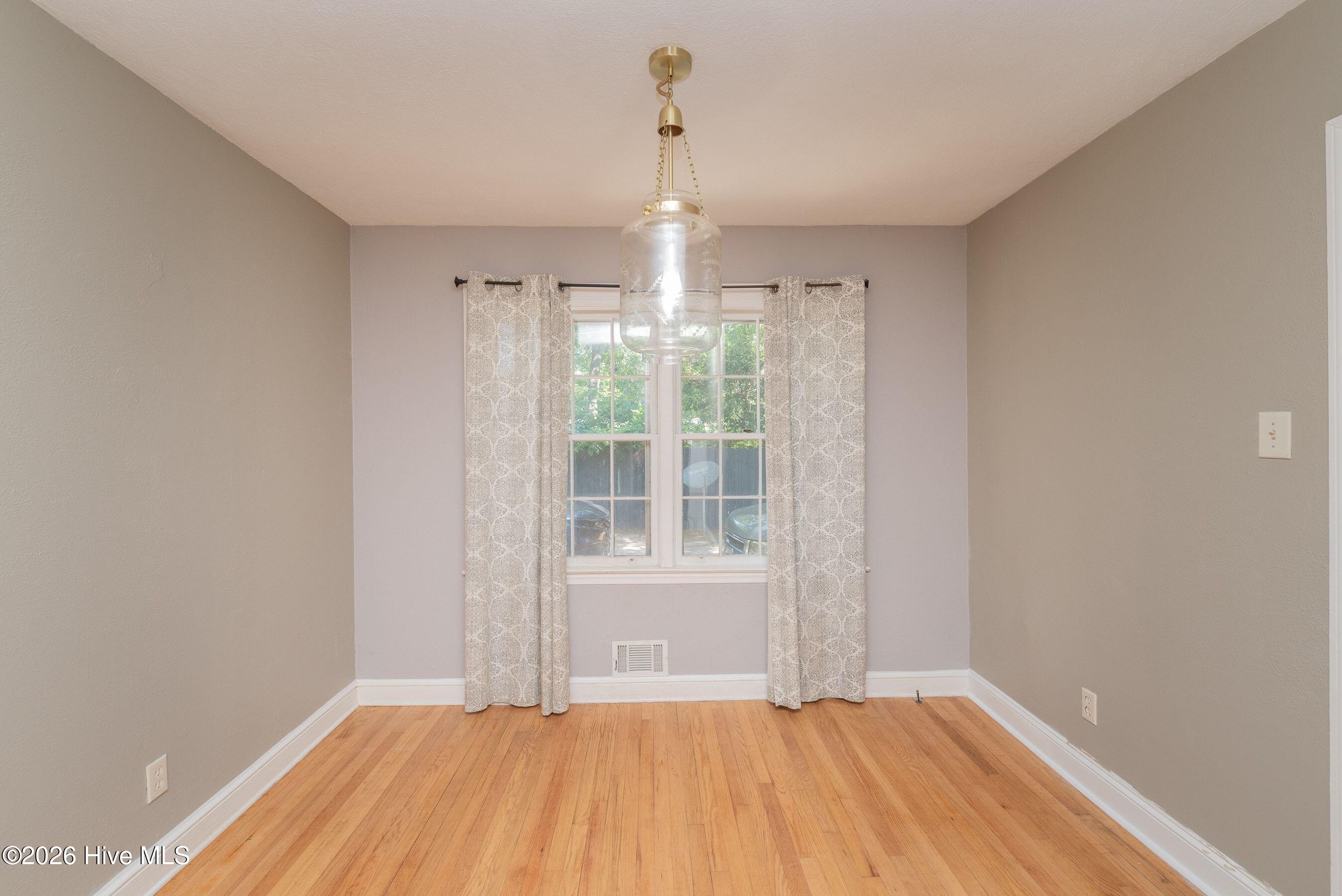 210 Dunbarton Circle Se Property Photo 13