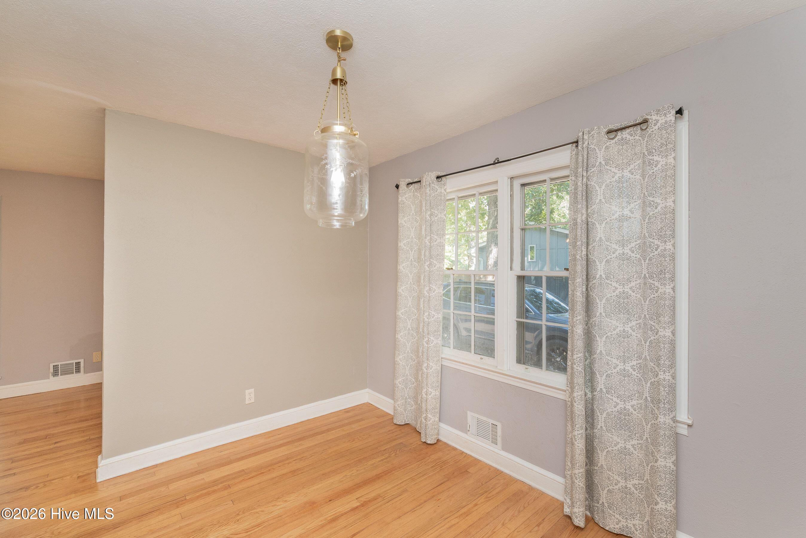 210 Dunbarton Circle Se Property Photo 14
