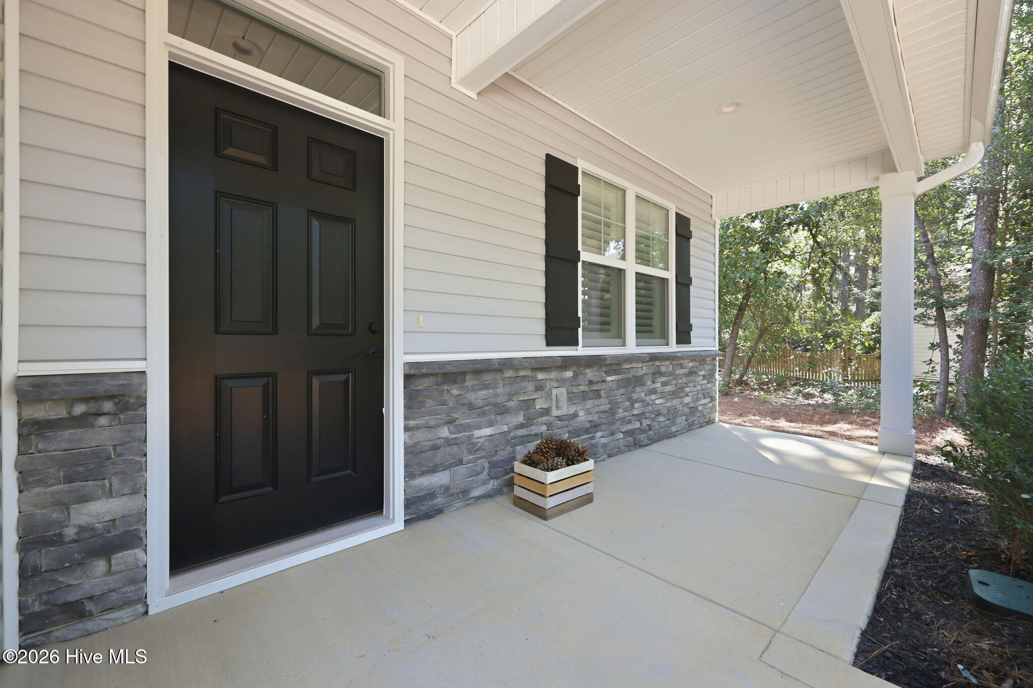 925 Cardinal Place Property Photo 6