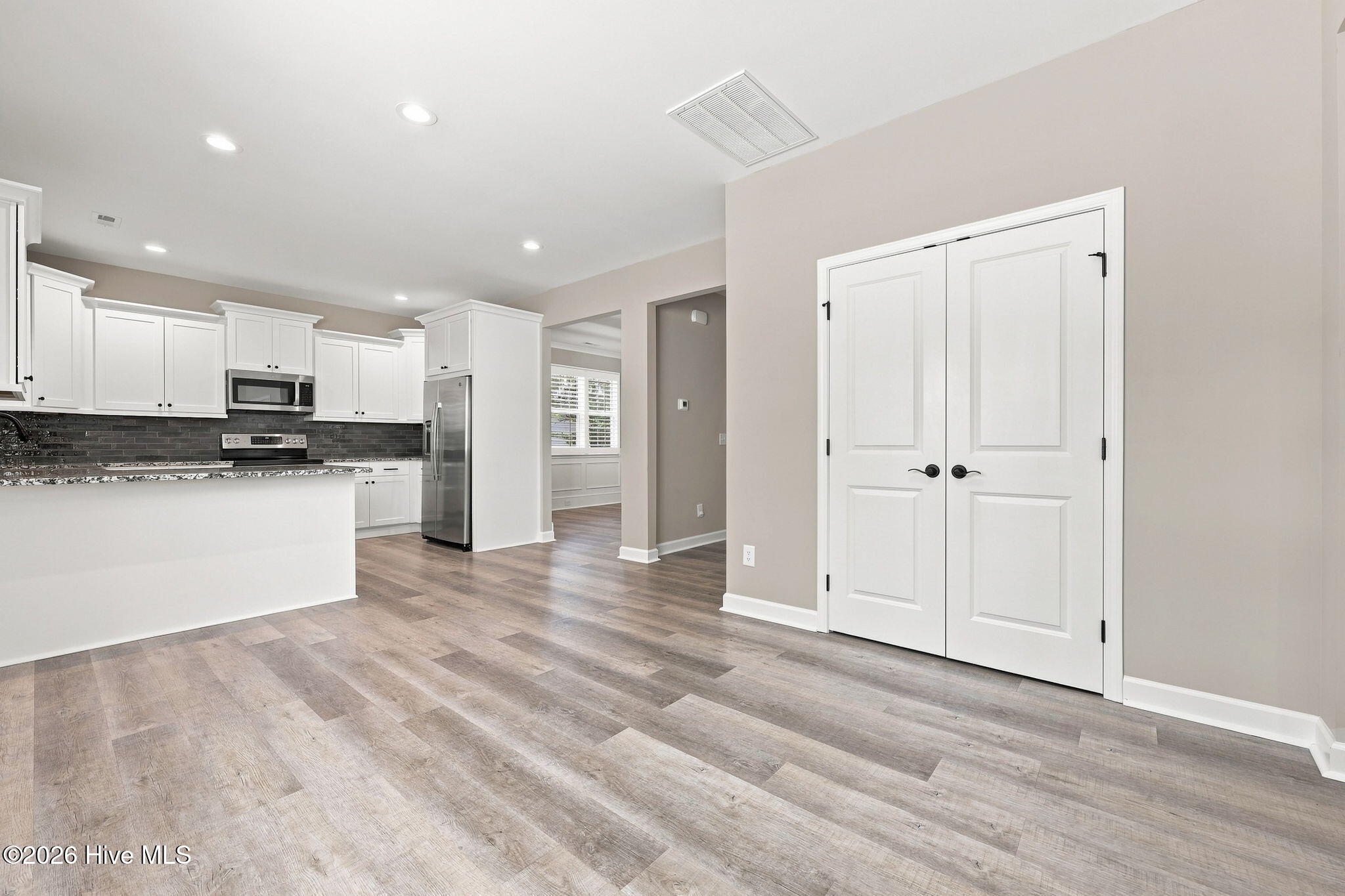 925 Cardinal Place Property Photo 18