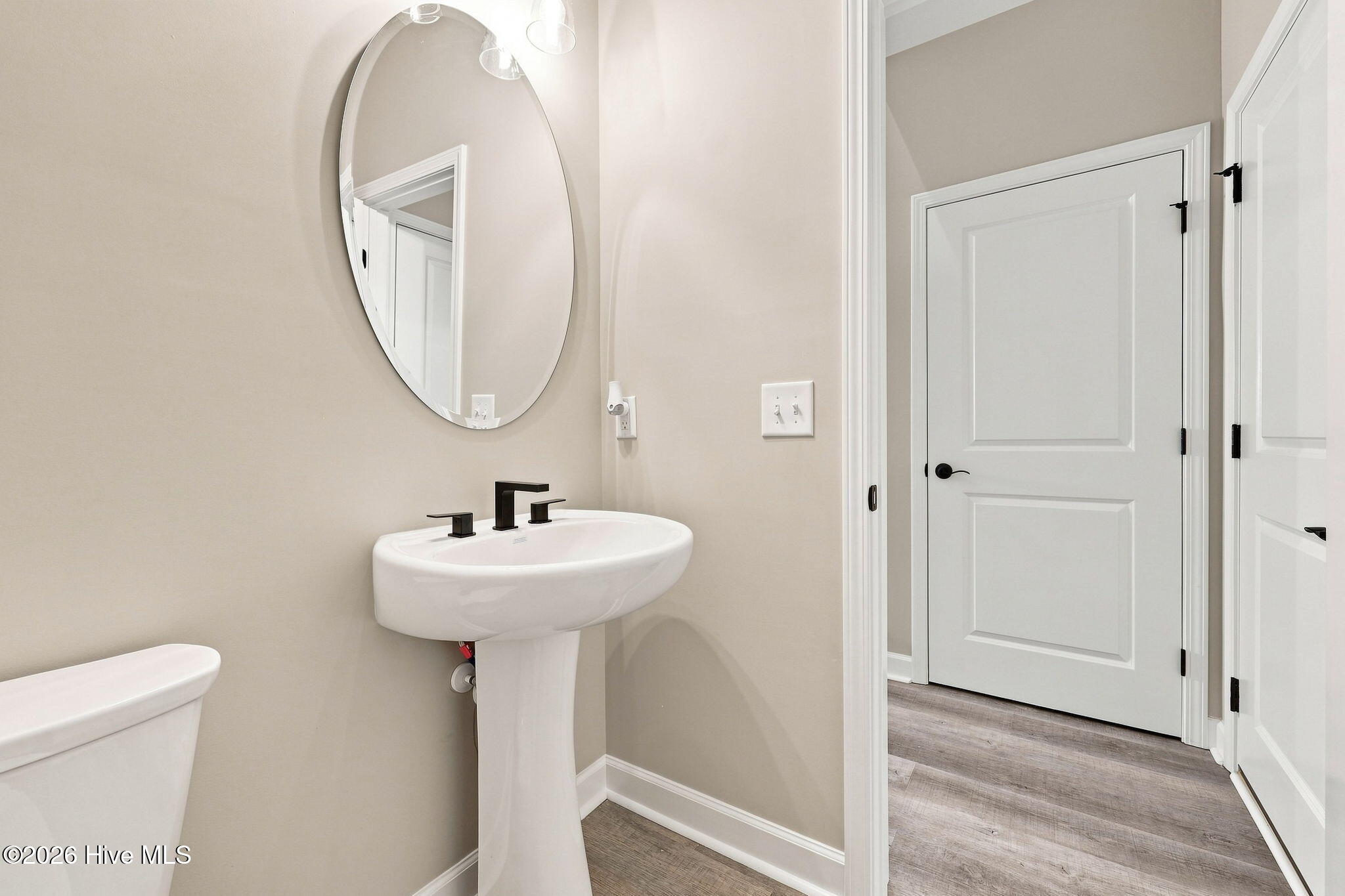 925 Cardinal Place Property Photo 24