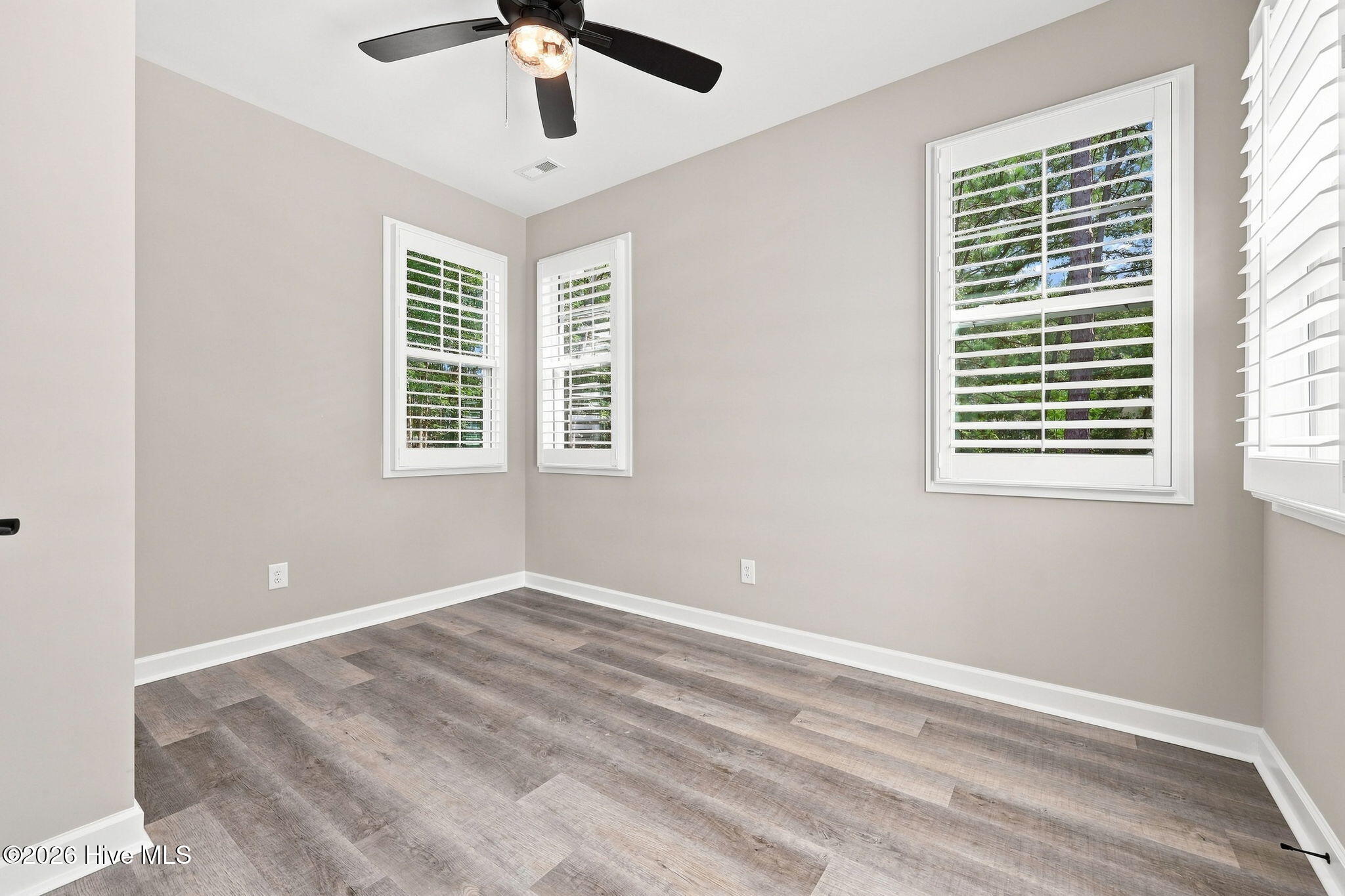 925 Cardinal Place Property Photo 26