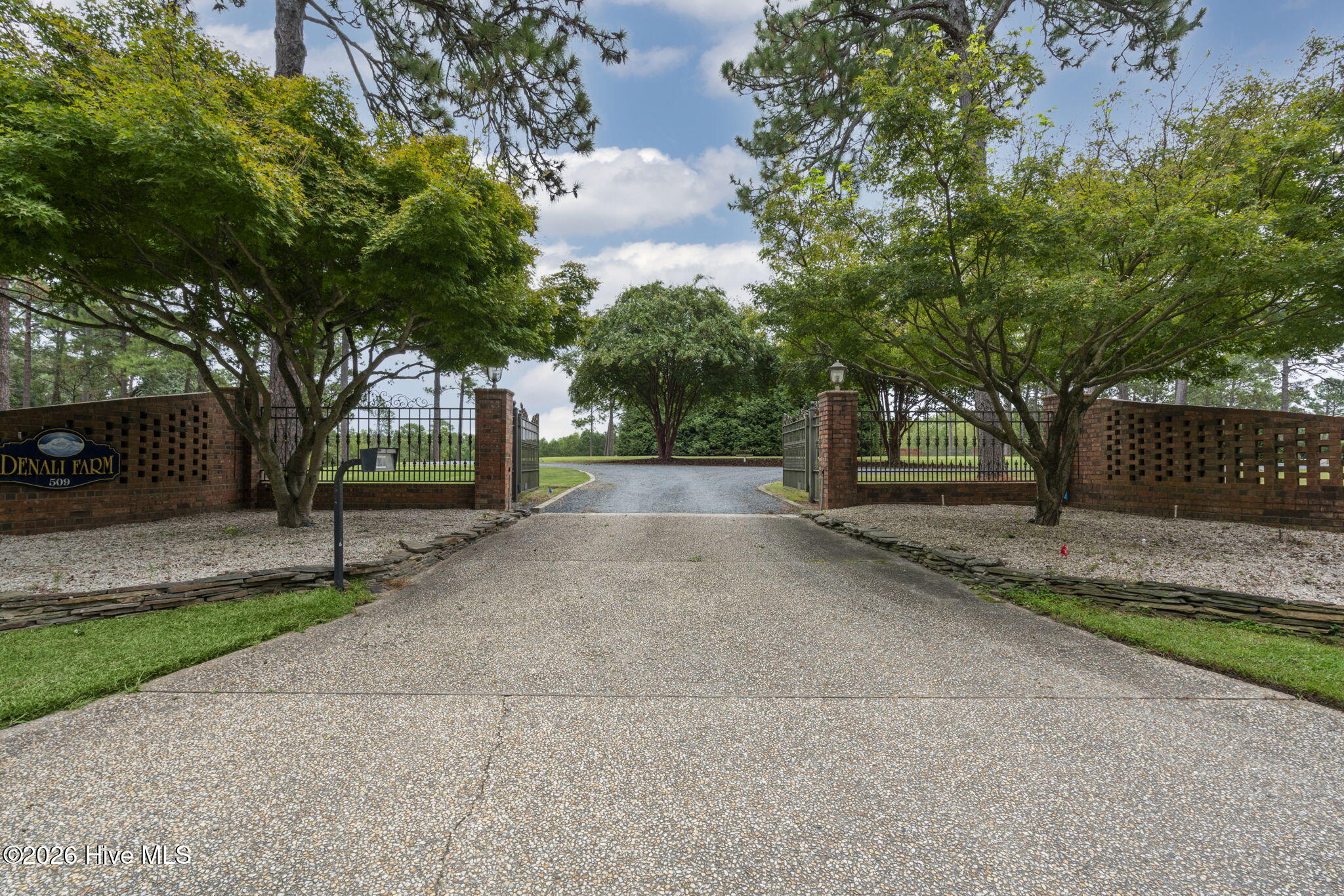 509 Cross Country Lane Property Photo 7