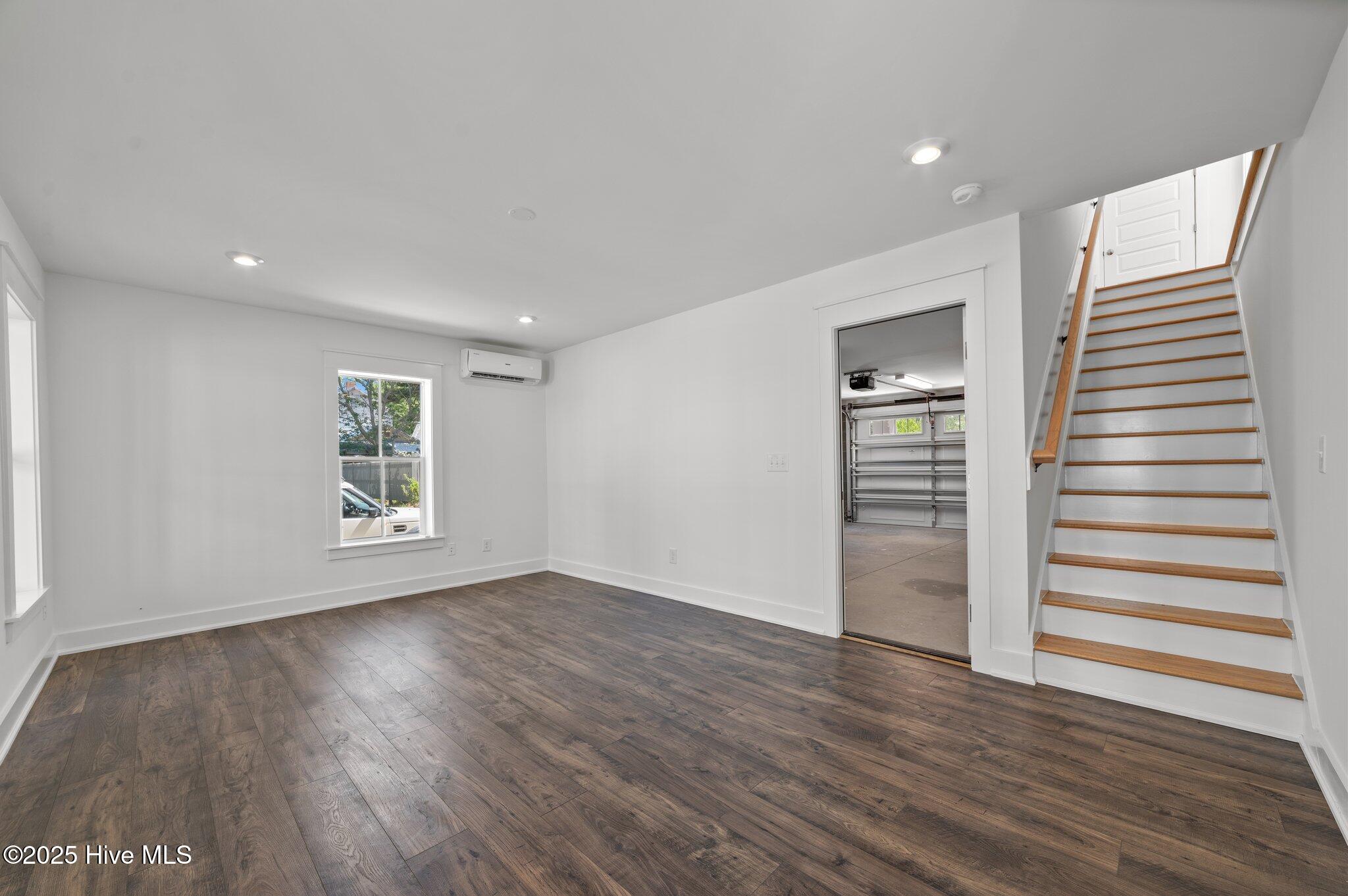 100 Wiley Street Property Photo 27