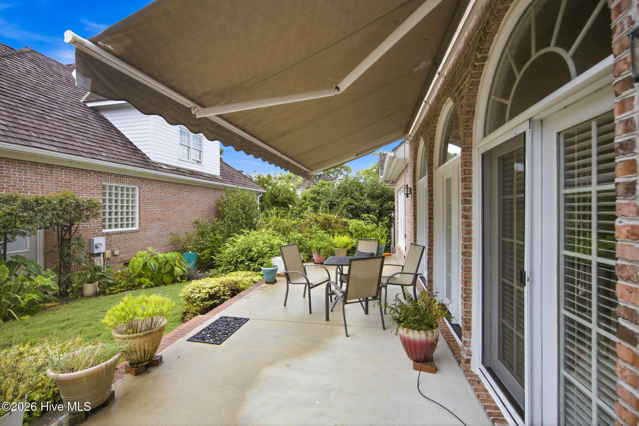 1916 Inverness Lane Property Photo 41