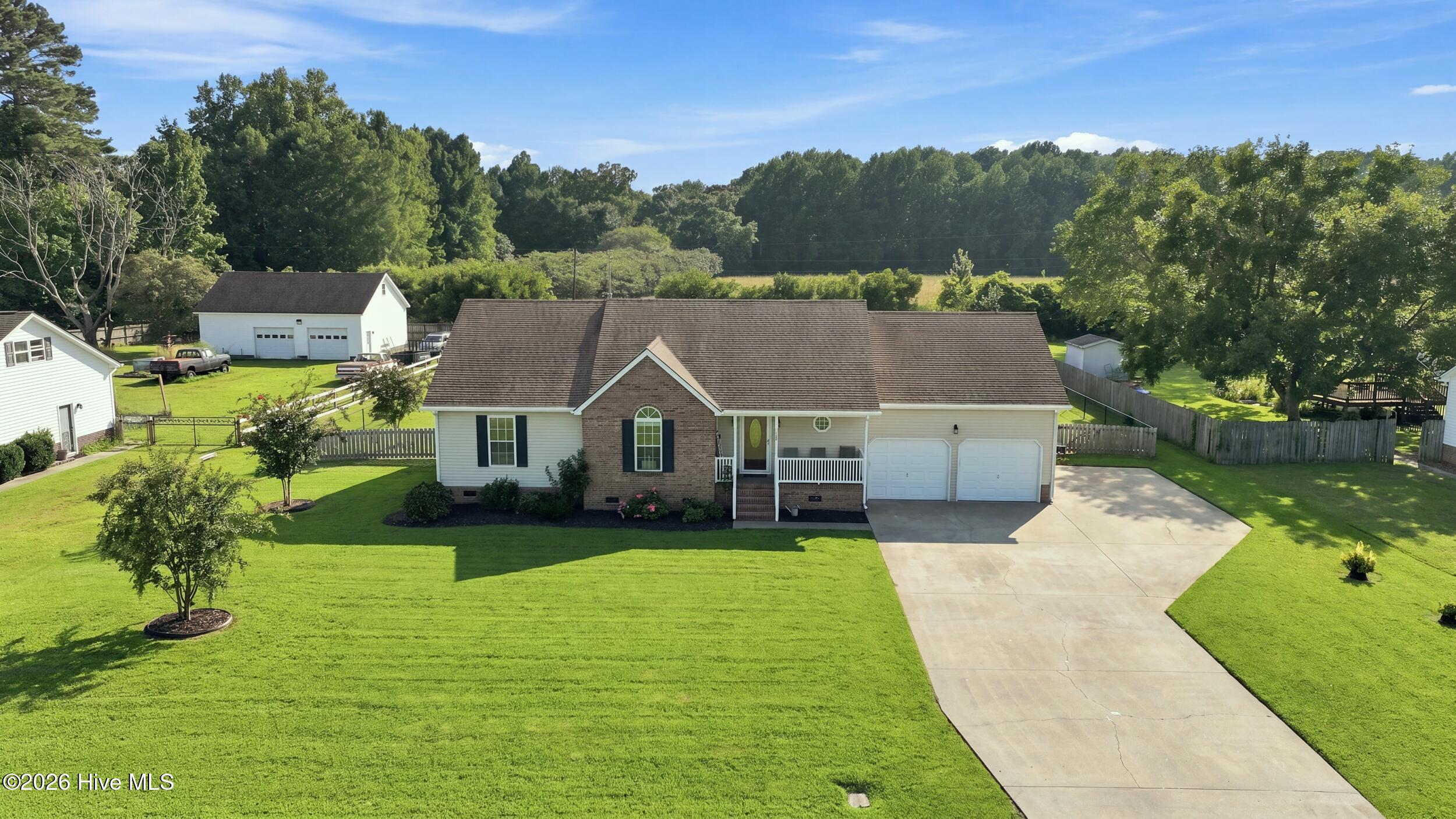 102 Smith Drive Property Photo 3