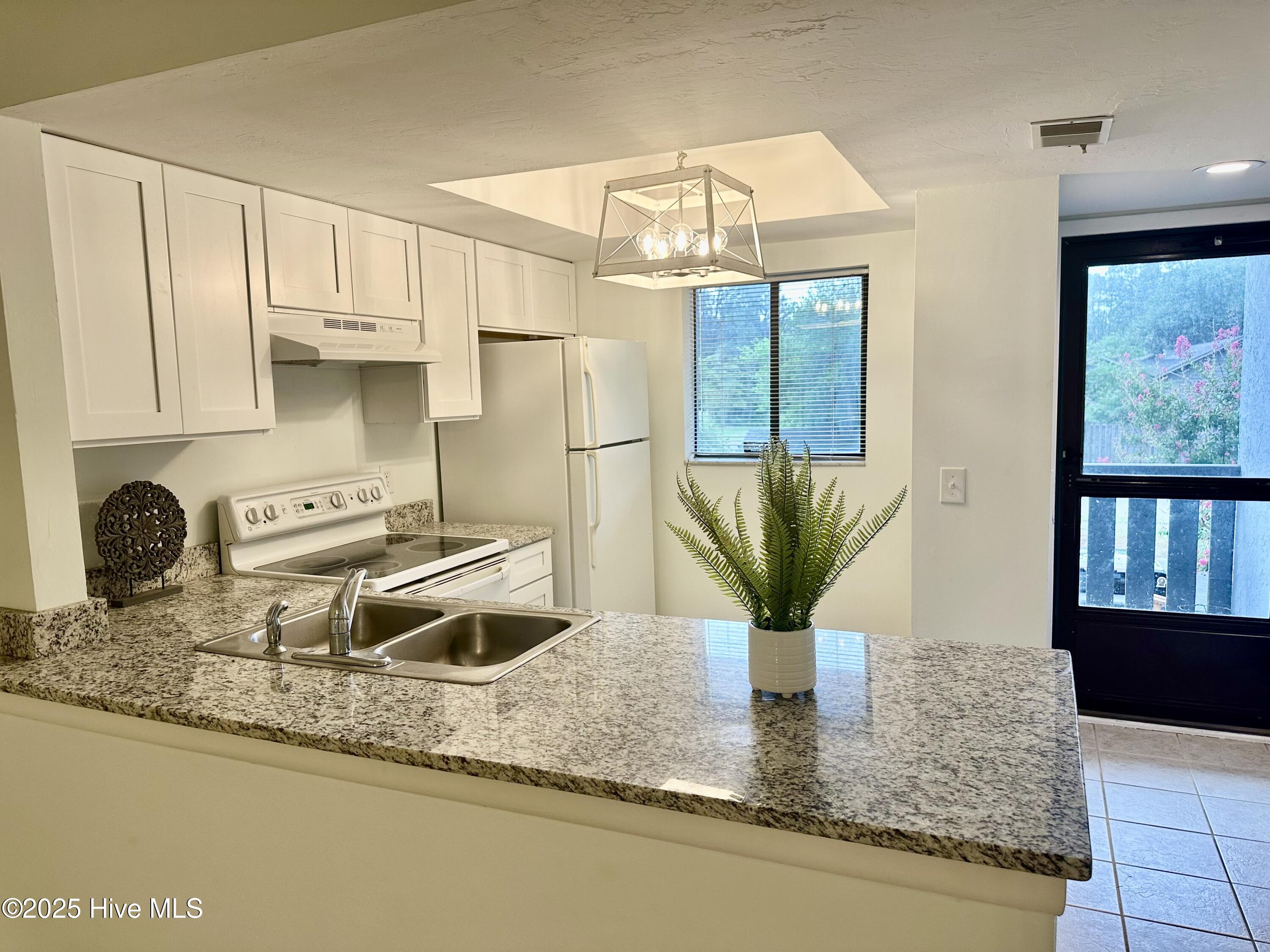 4451 Holly Tree Road Property Photo 6