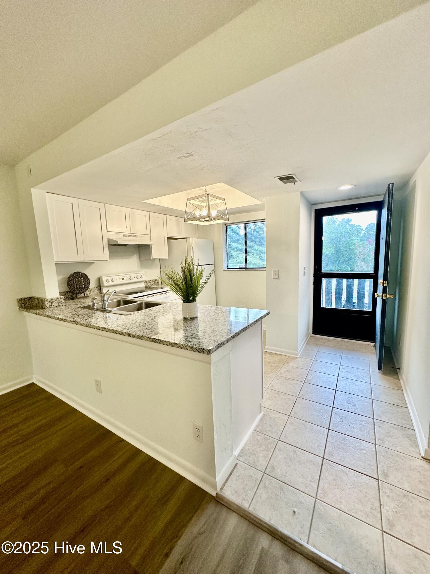 4451 Holly Tree Road Property Photo 8