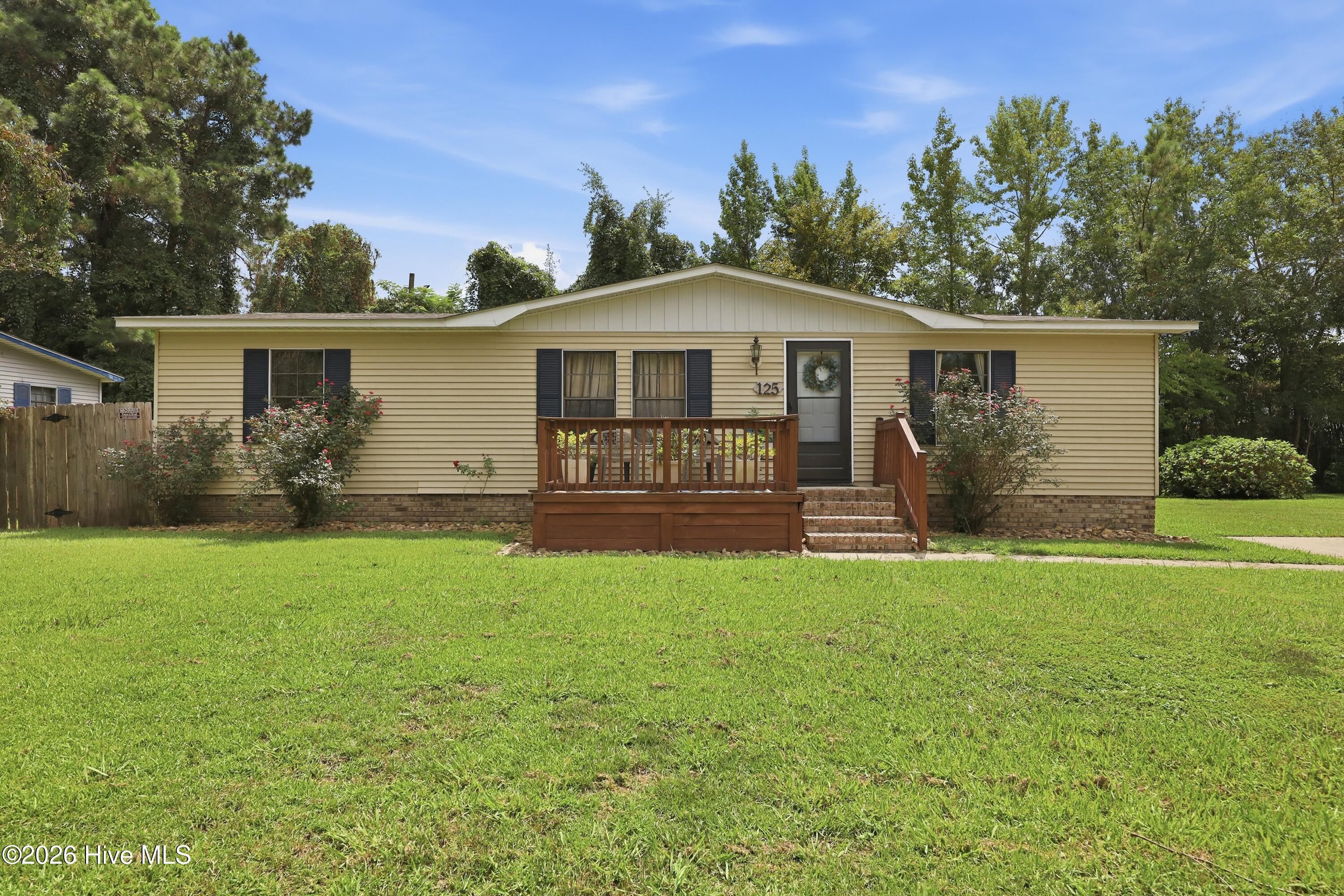 125 Jay Circle Property Photo 3