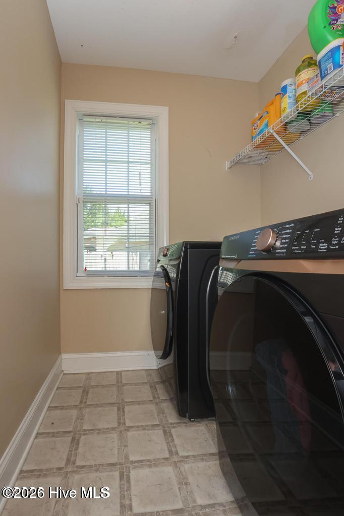 207 Willoughby Lane Property Photo 19