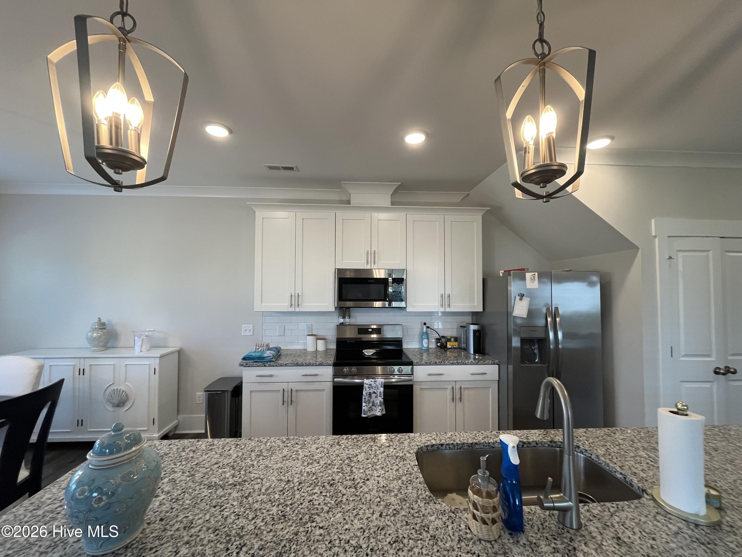 7404 Springwater Drive Property Photo 8