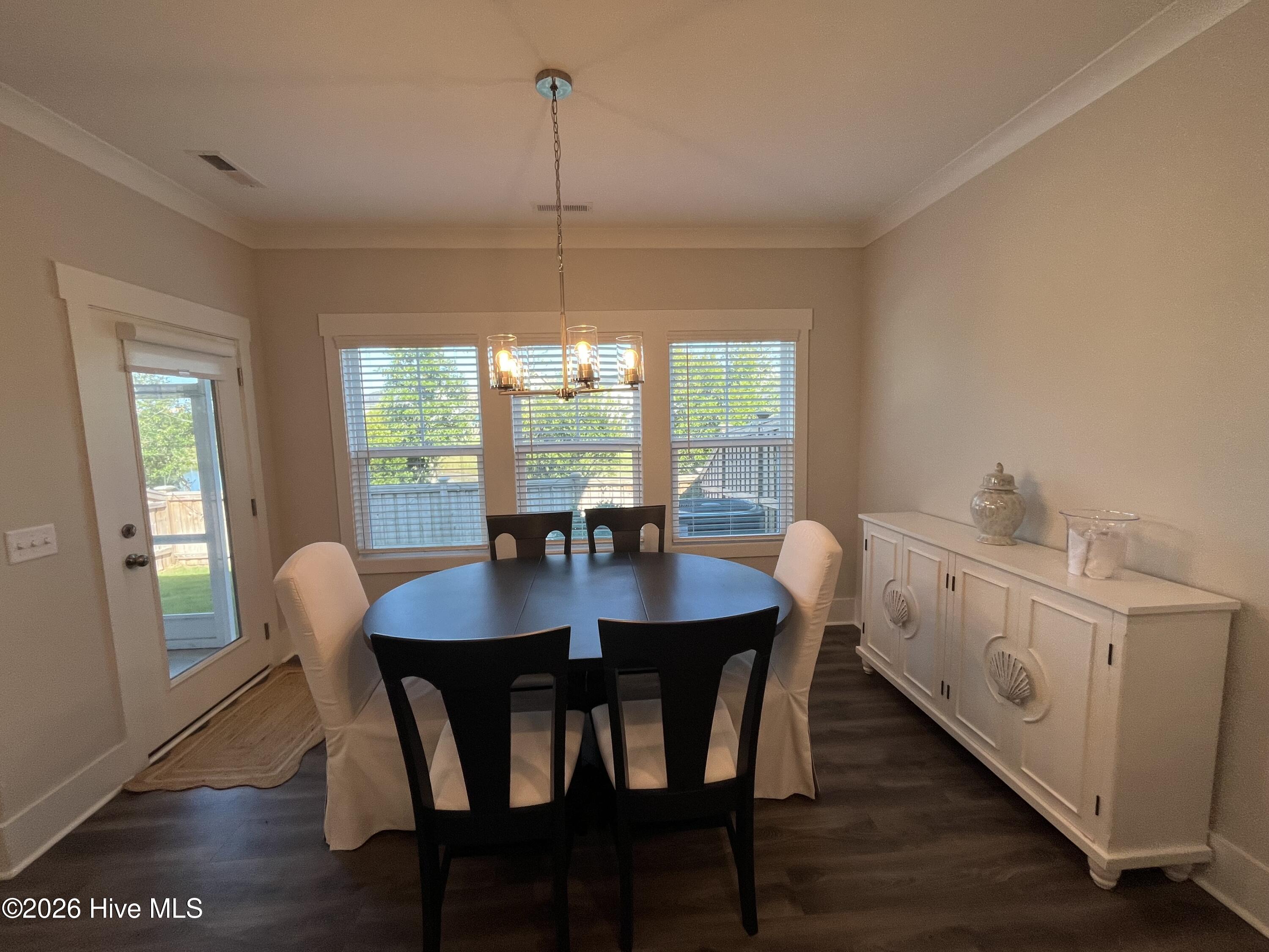 7404 Springwater Drive Property Photo 11