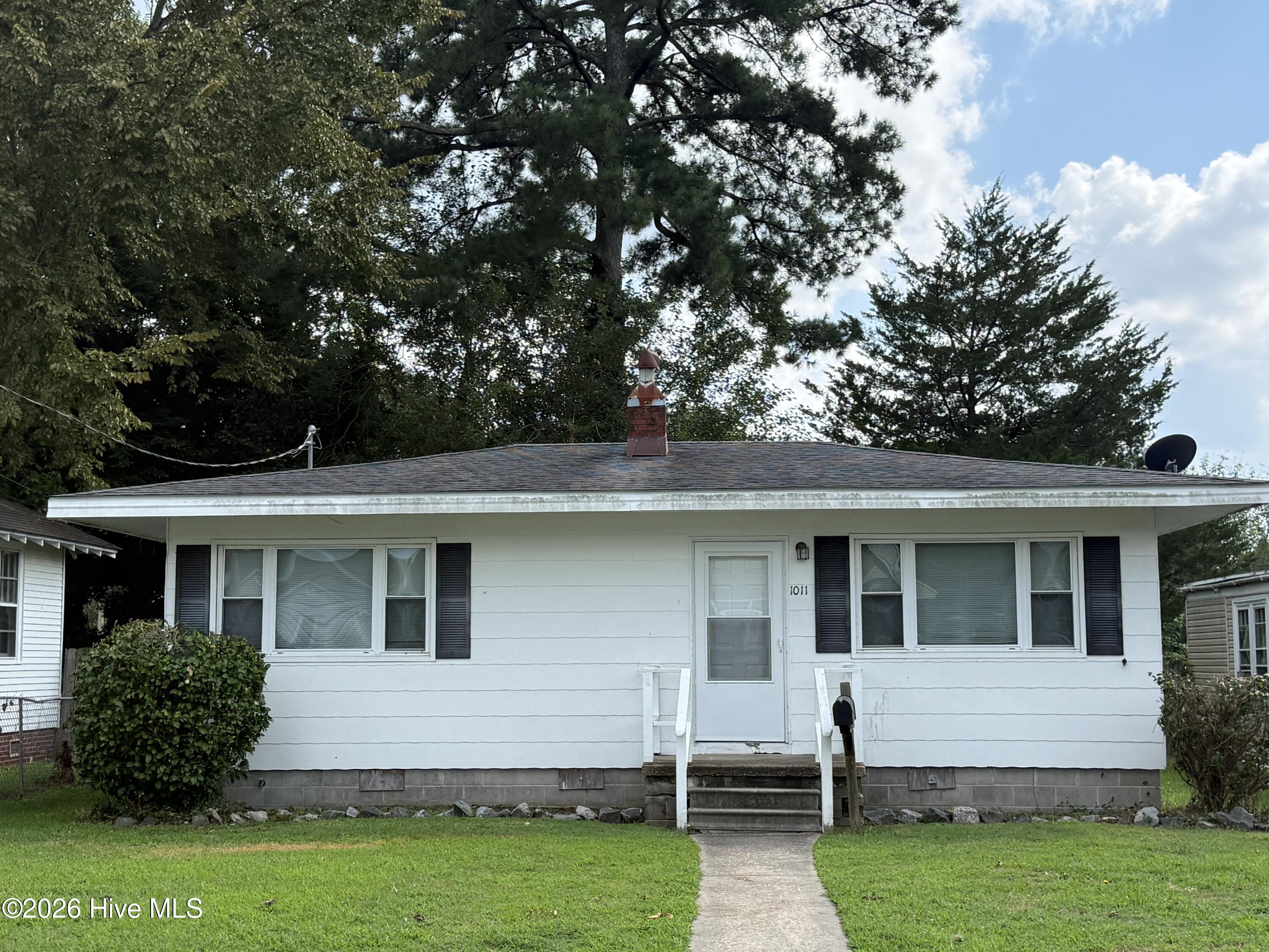 1011 Maple Street Property Photo 1