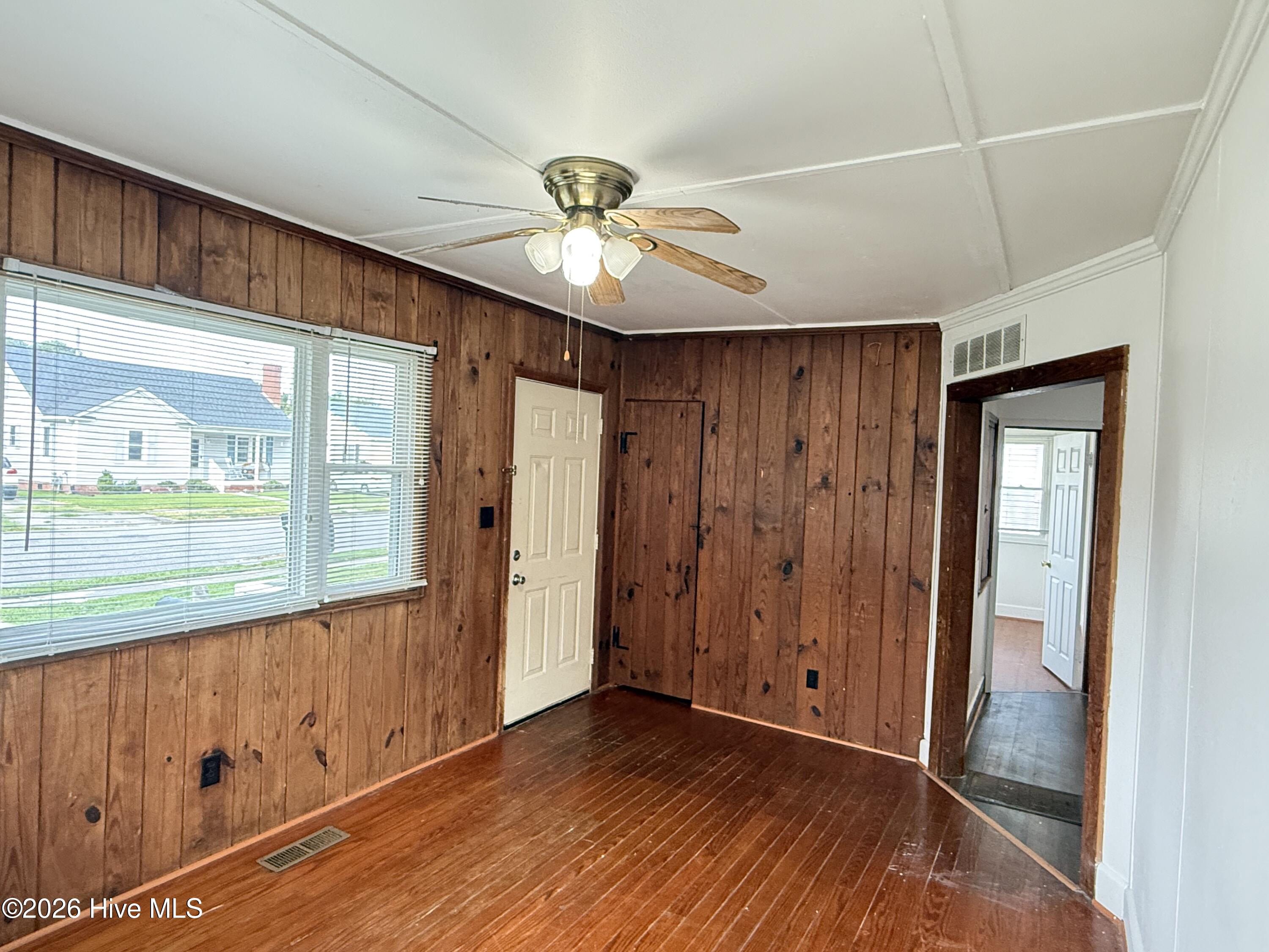 1011 Maple Street Property Photo 2