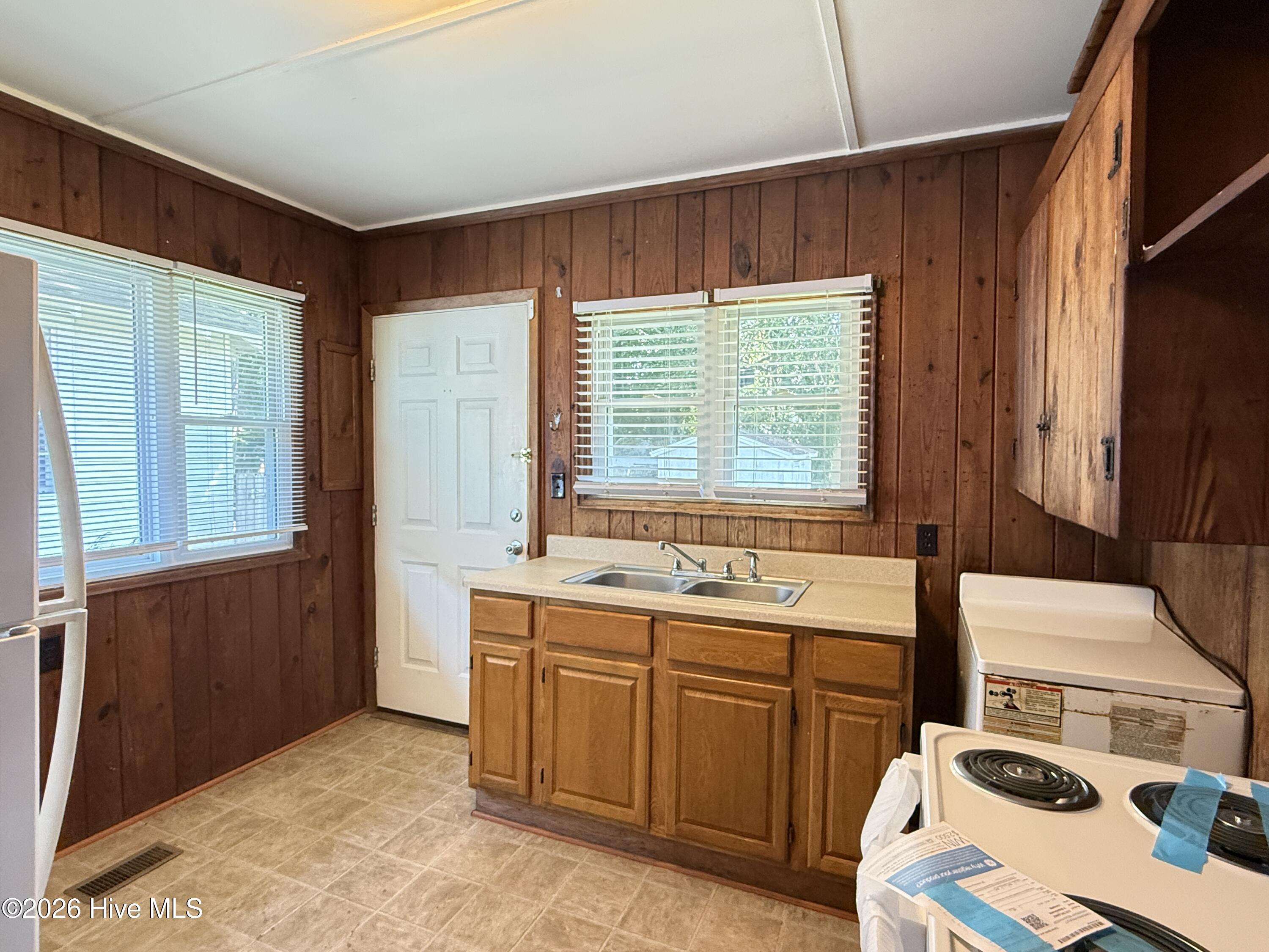 1011 Maple Street Property Photo 6