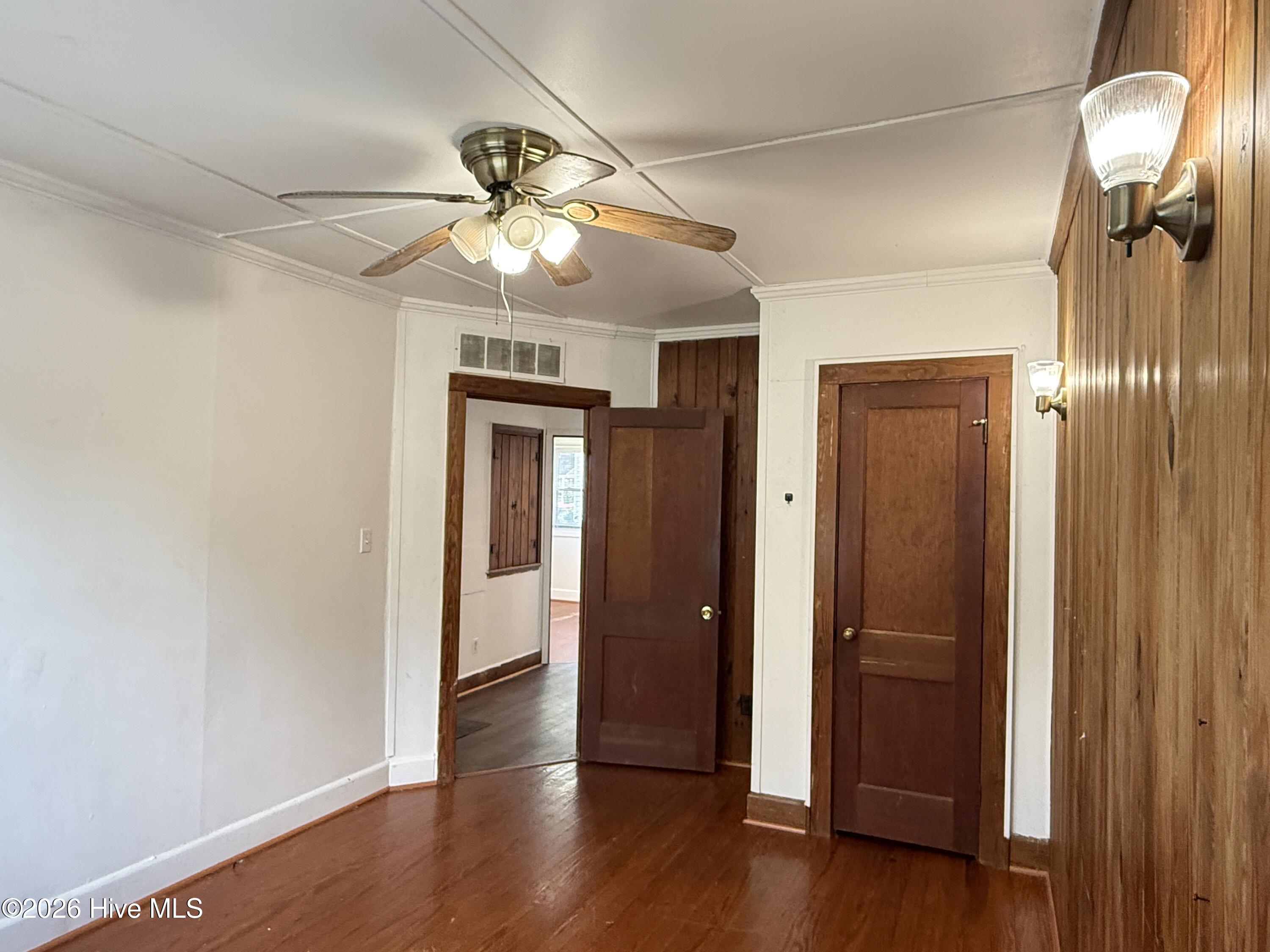 1011 Maple Street Property Photo 8