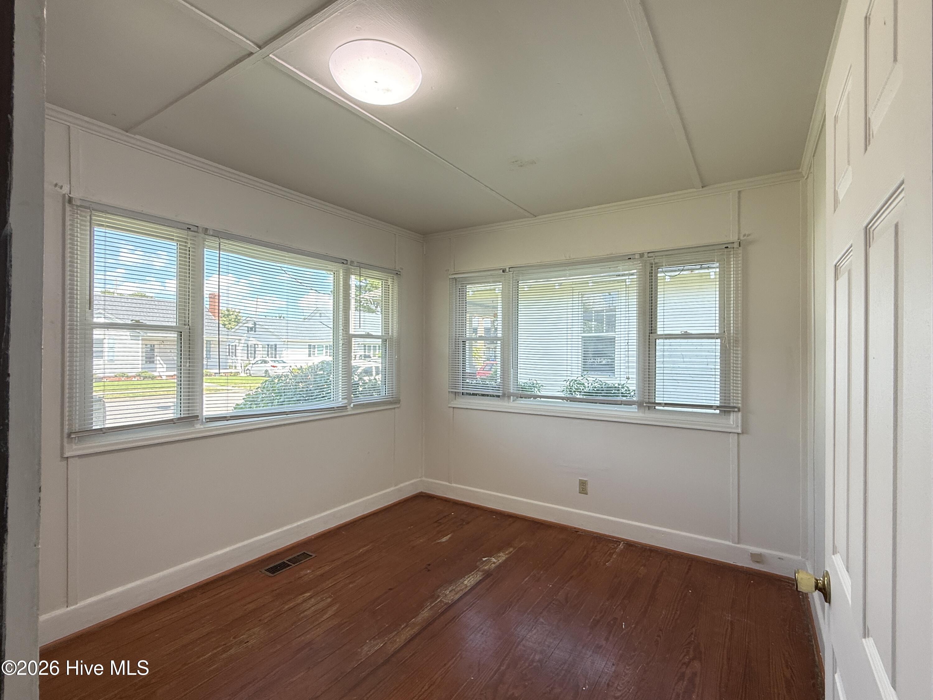 1011 Maple Street Property Photo 10