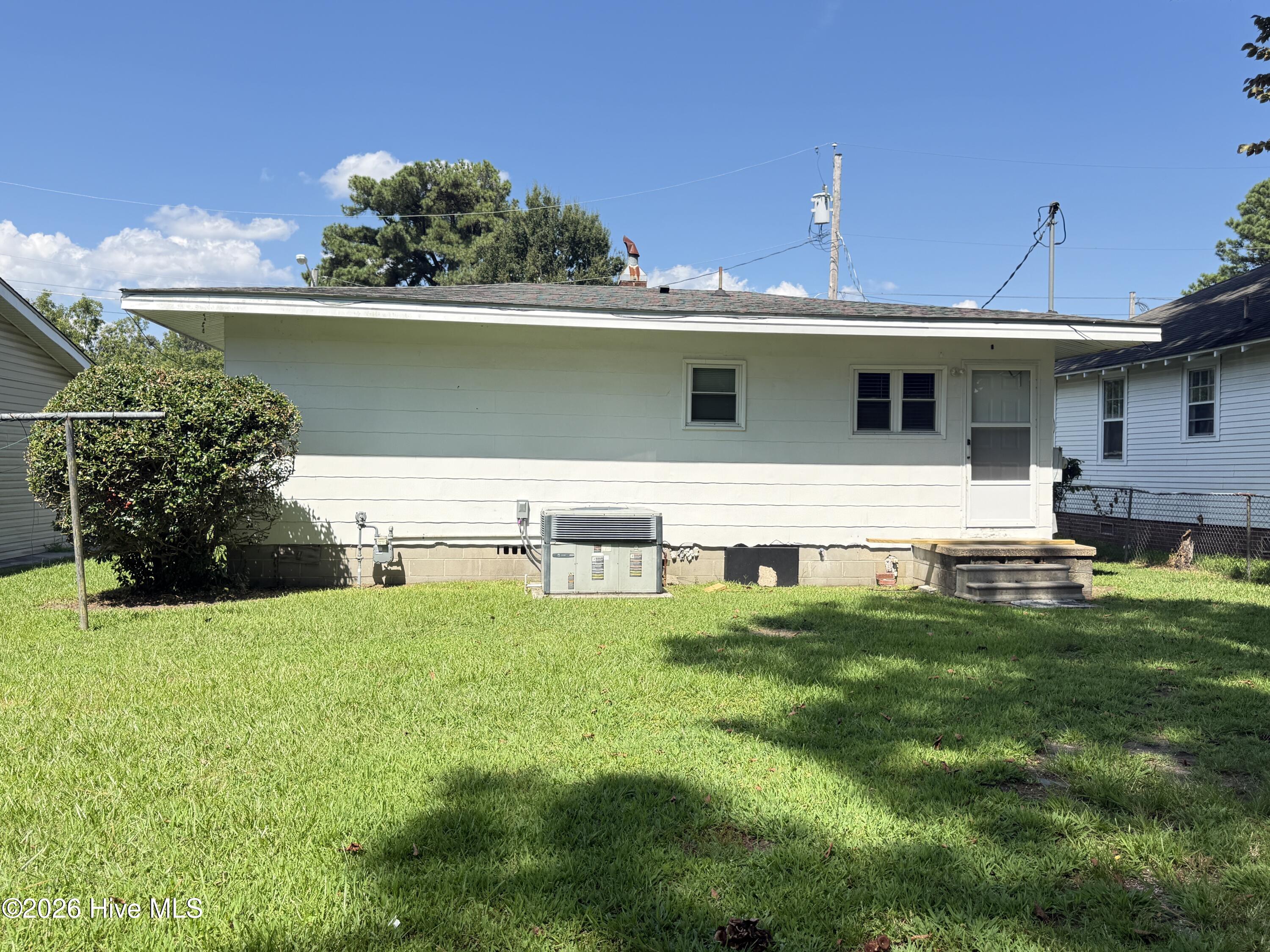 1011 Maple Street Property Photo 12