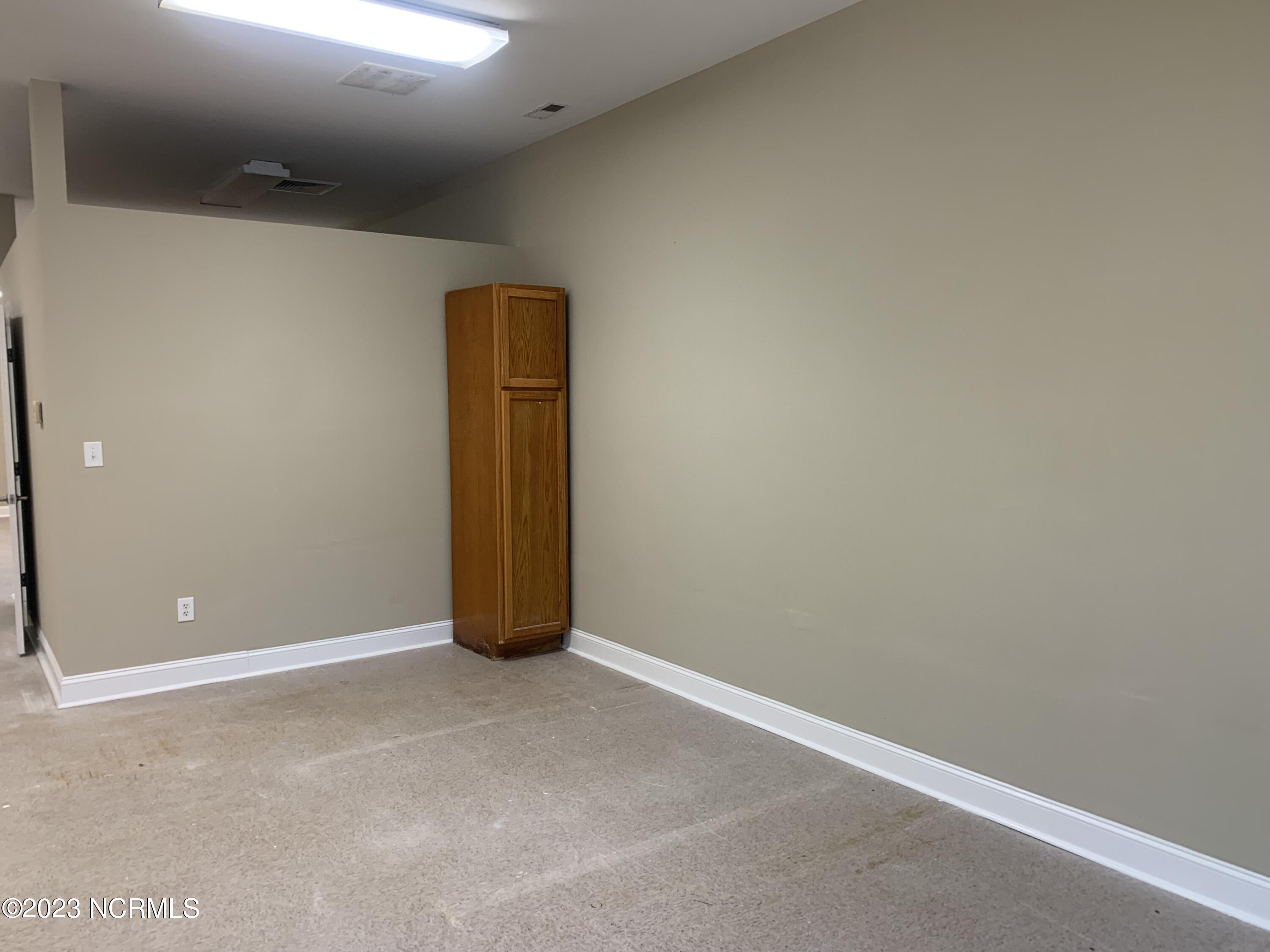 100 Fall Creek Drive E Property Photo 7