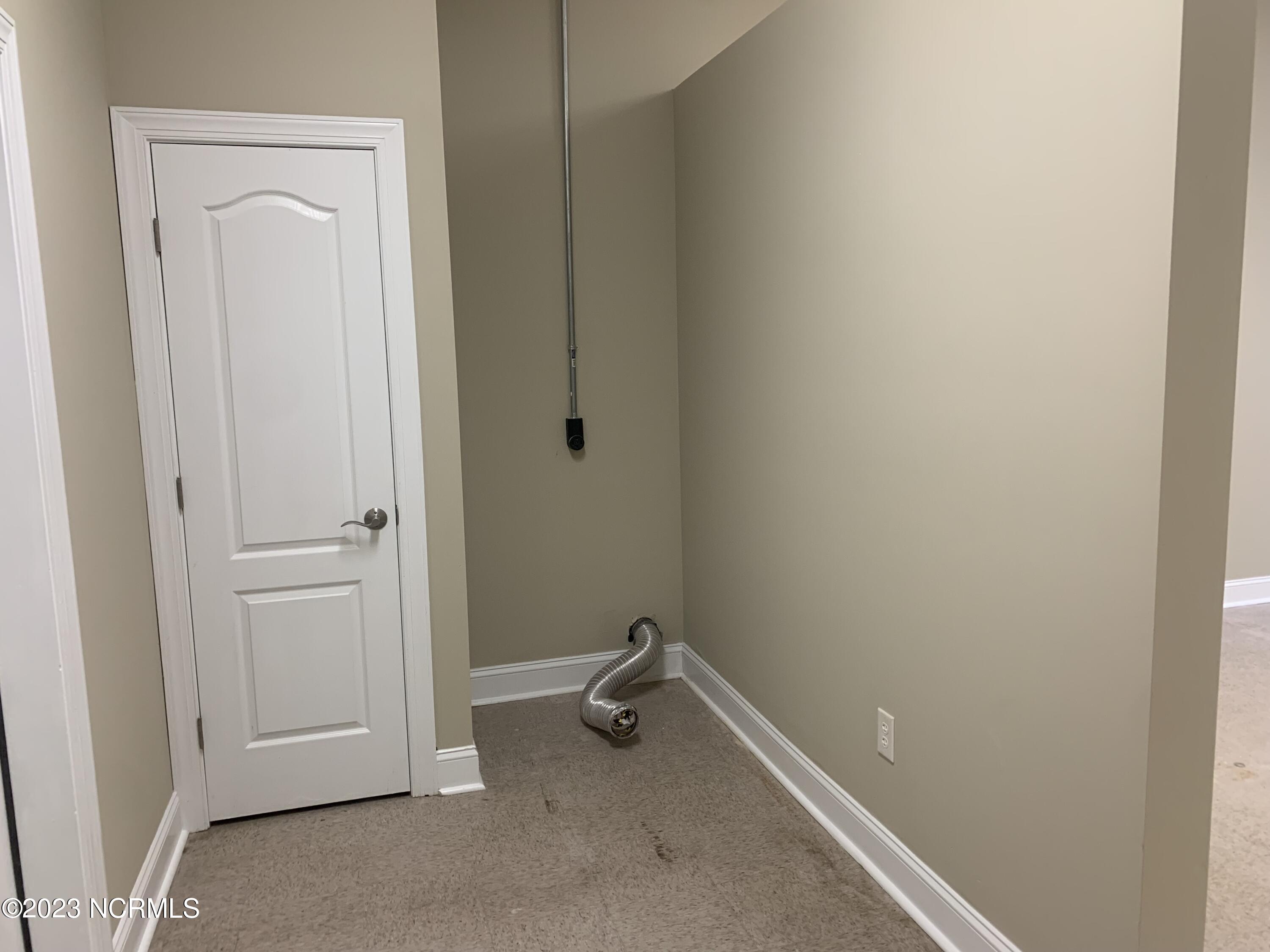 100 Fall Creek Drive E Property Photo 14