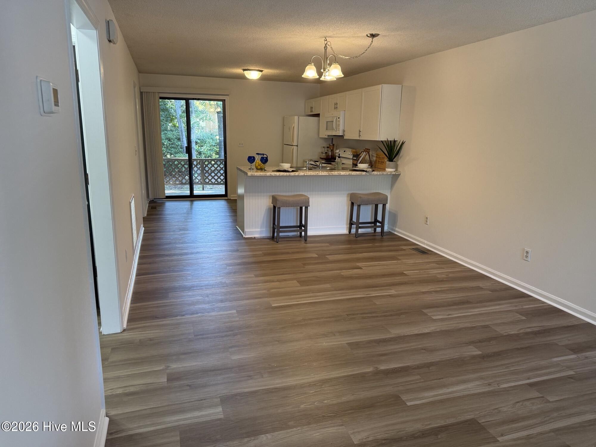 522 S Kerr Avenue 29 Property Photo 4