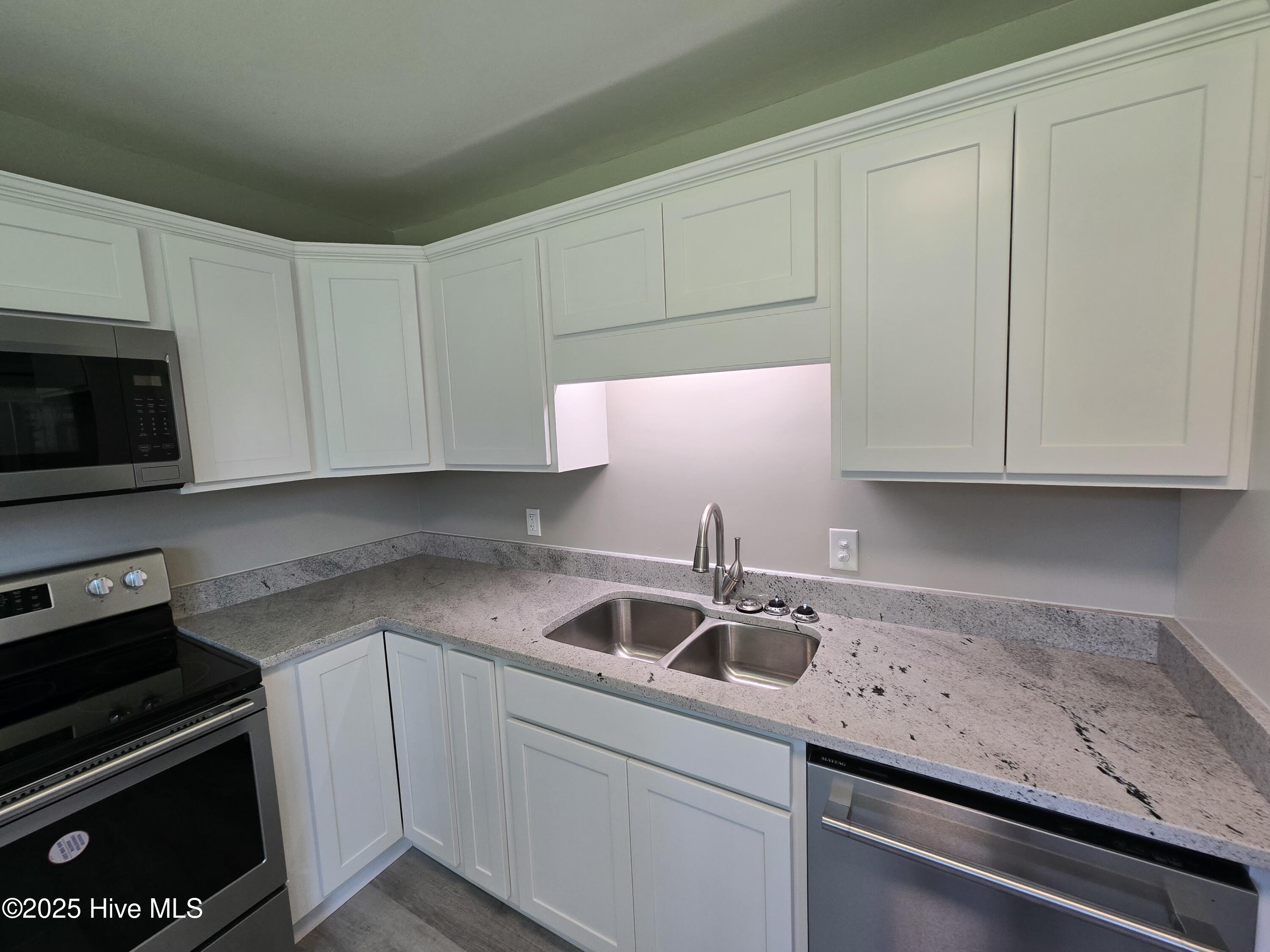 801 Barn Street Property Photo 11