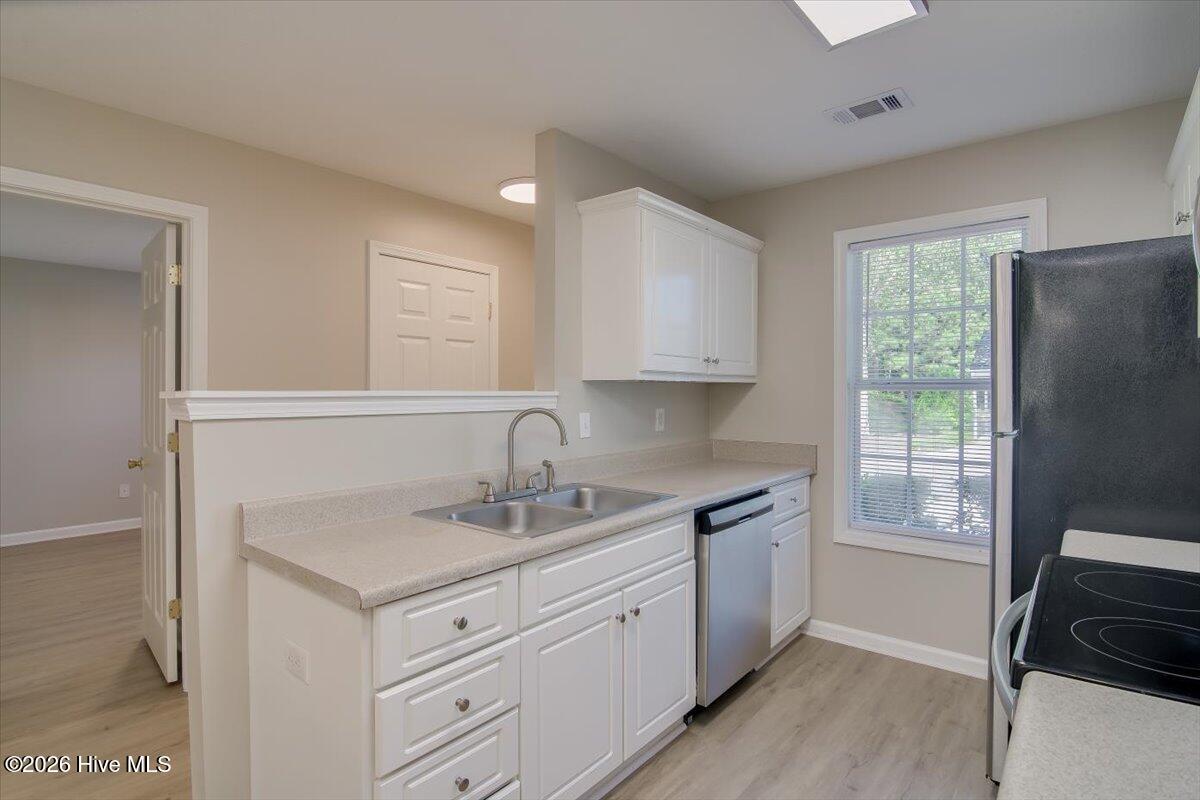 608 Mickelson Way Property Photo 5