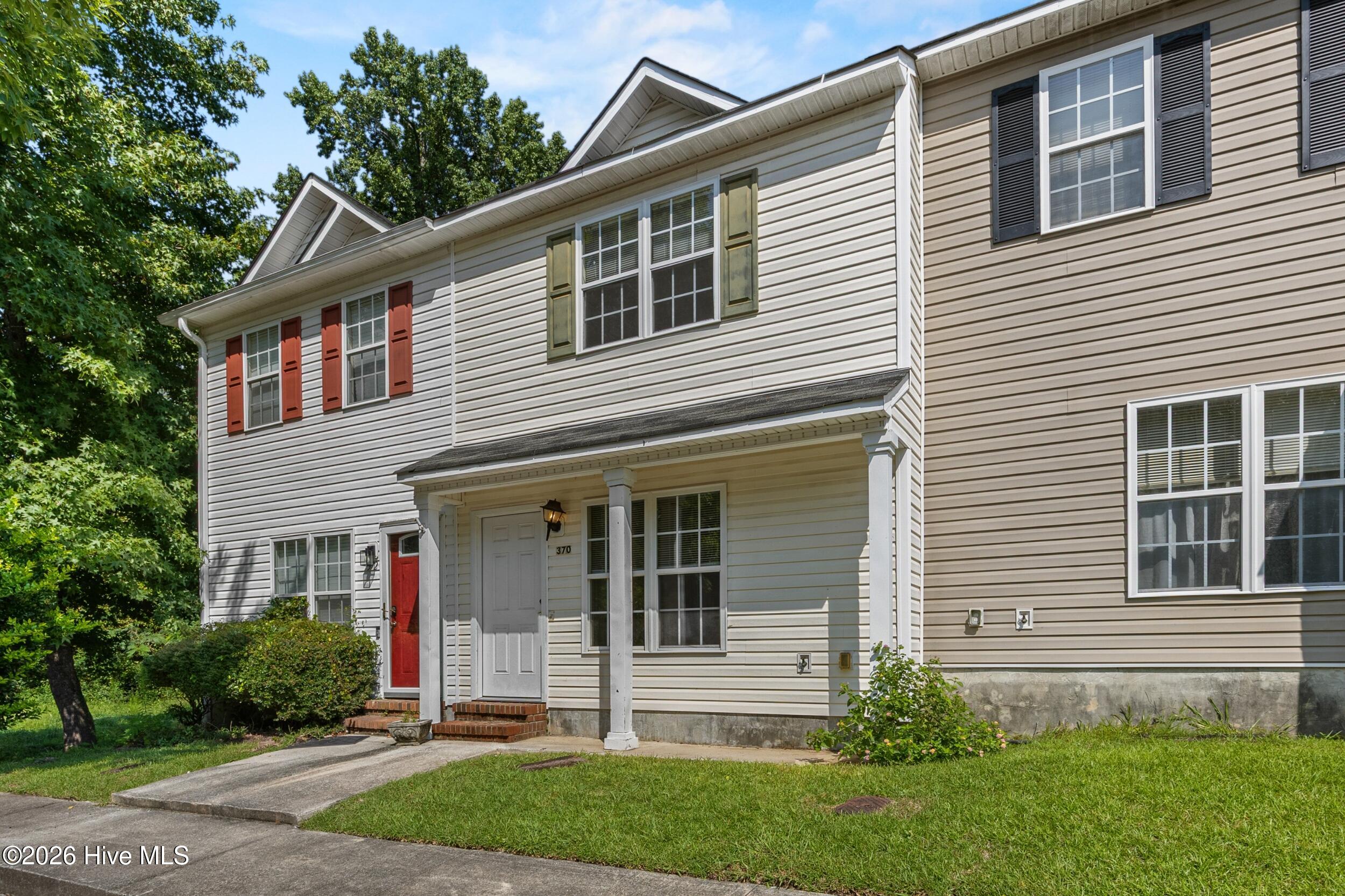 370 Bracken Place Property Photo 2