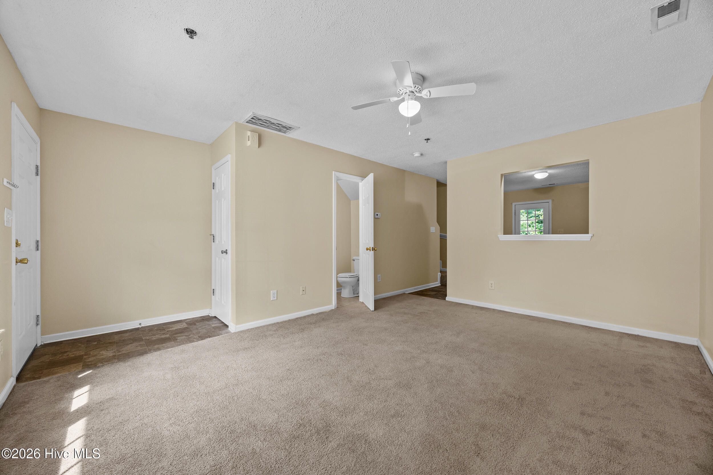 370 Bracken Place Property Photo 4