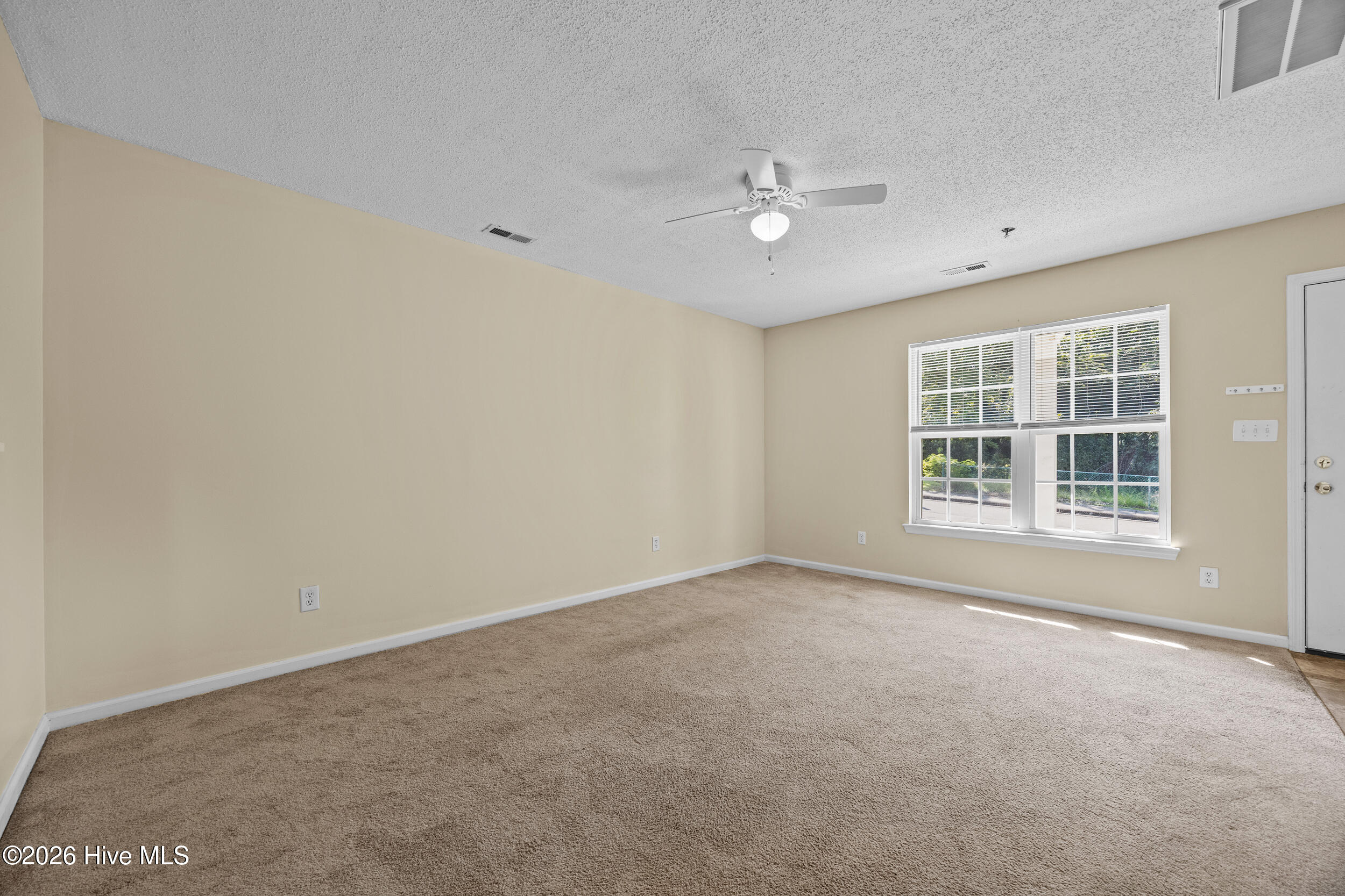 370 Bracken Place Property Photo 5