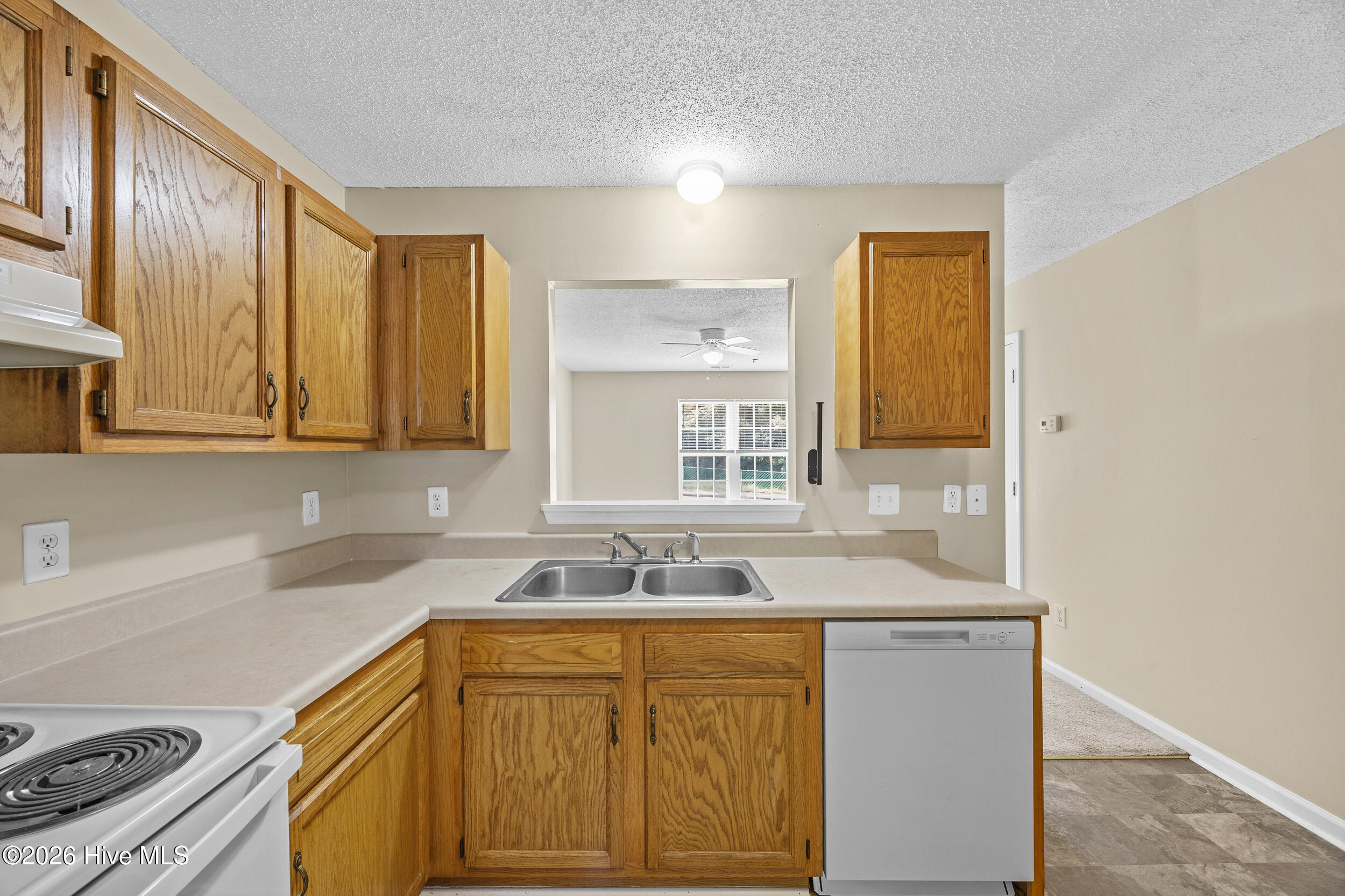 370 Bracken Place Property Photo 8