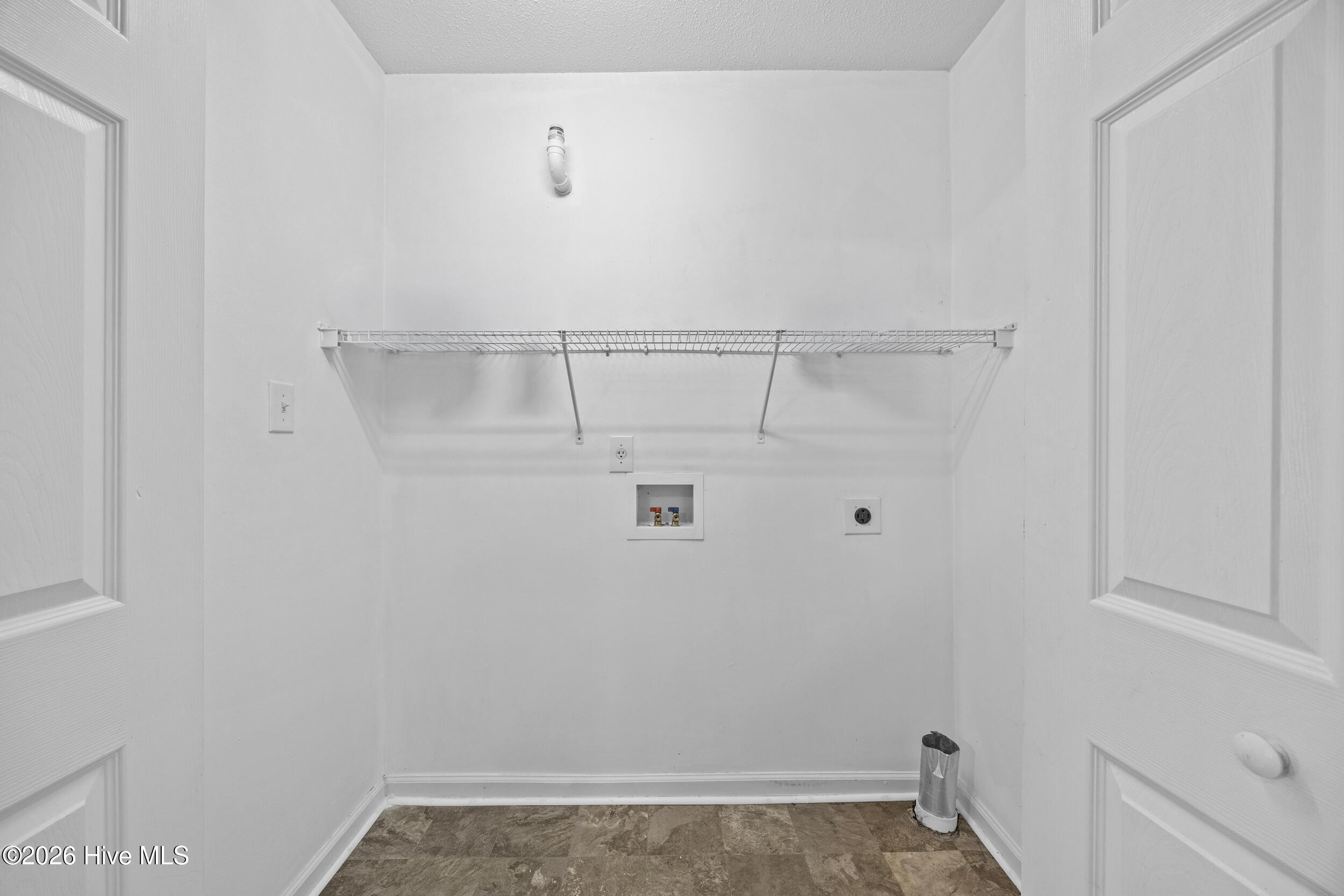 370 Bracken Place Property Photo 9