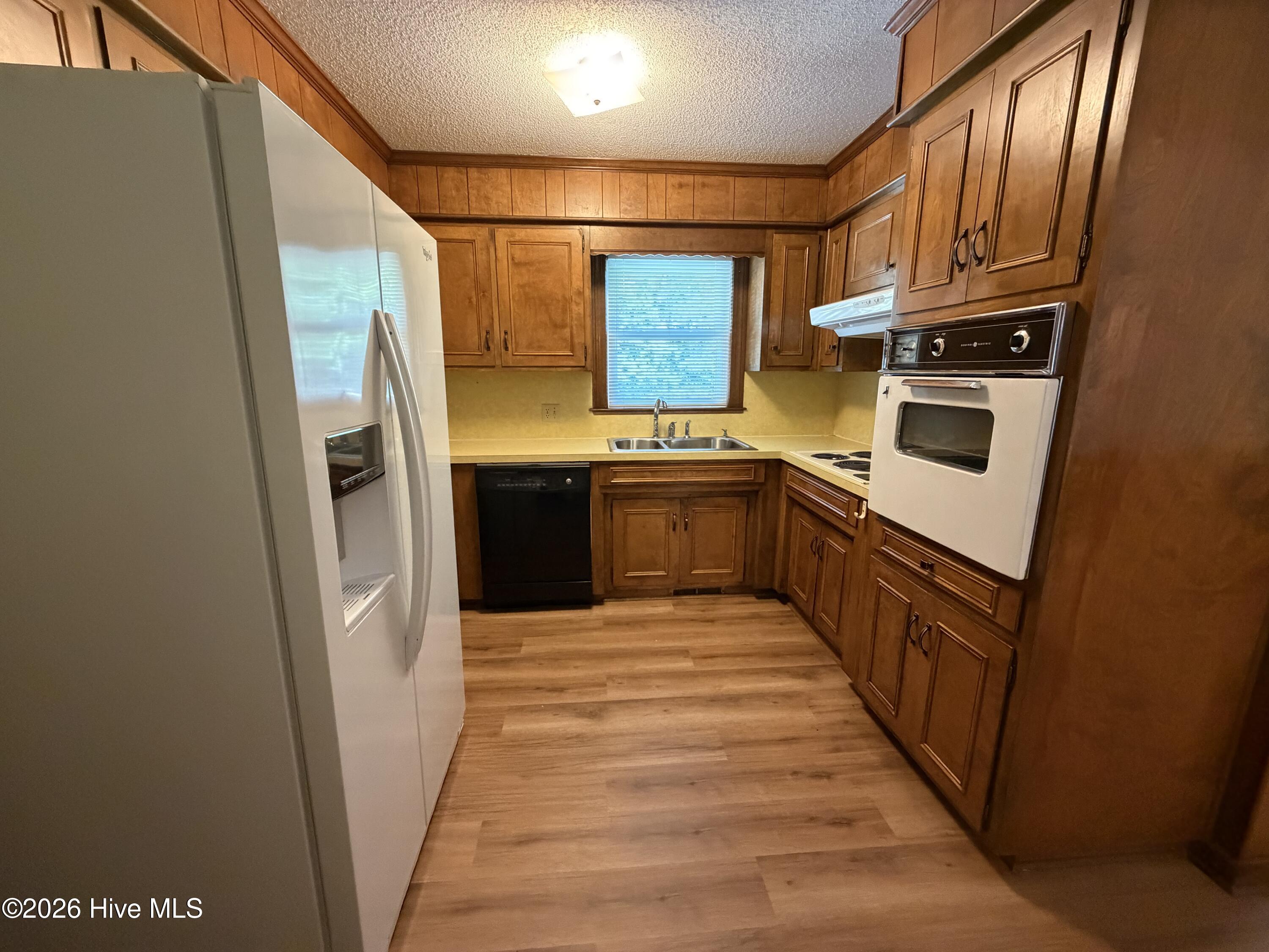 124 Rock Creek Drive S Property Photo 2