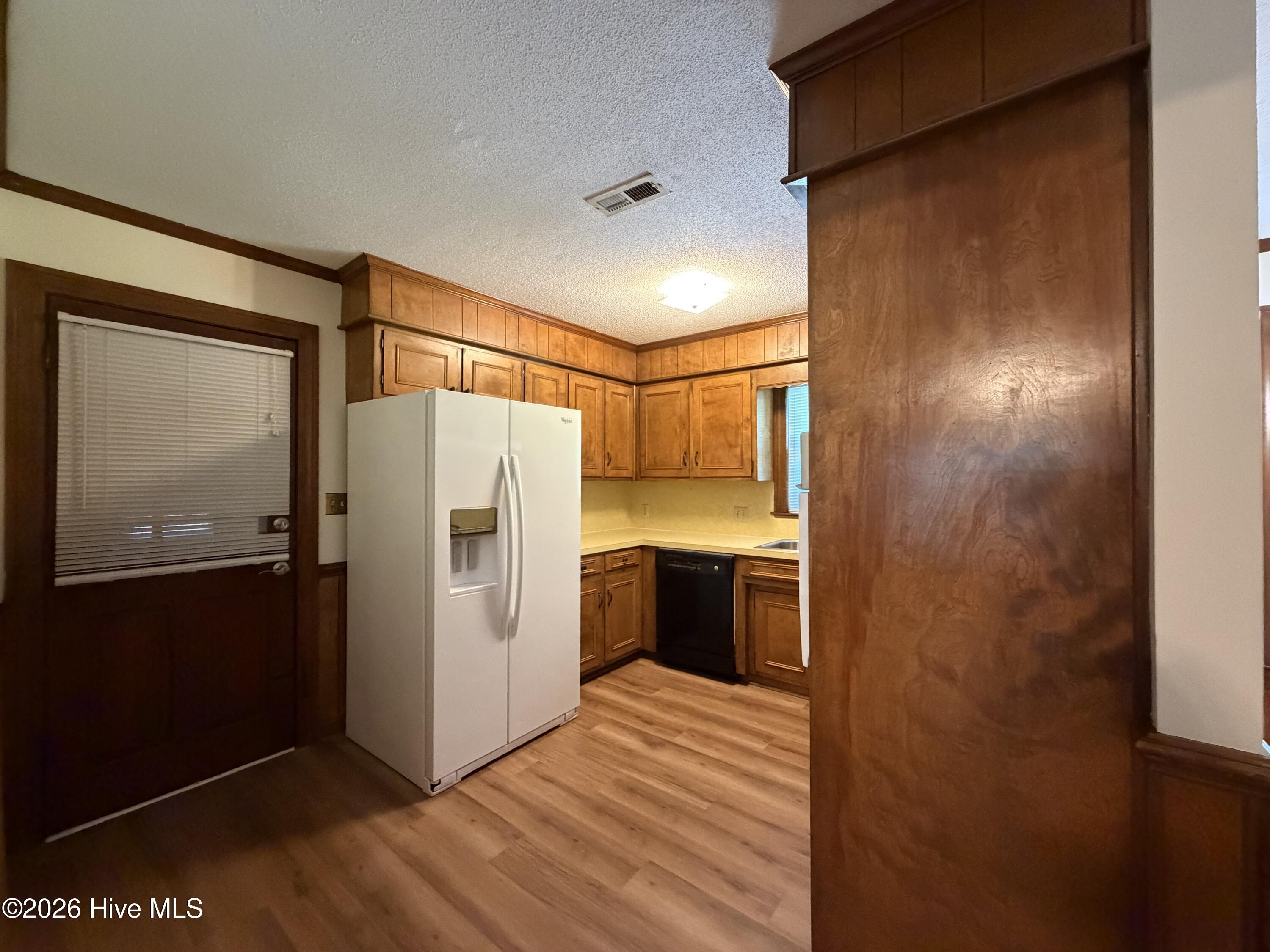 124 Rock Creek Drive S Property Photo 3