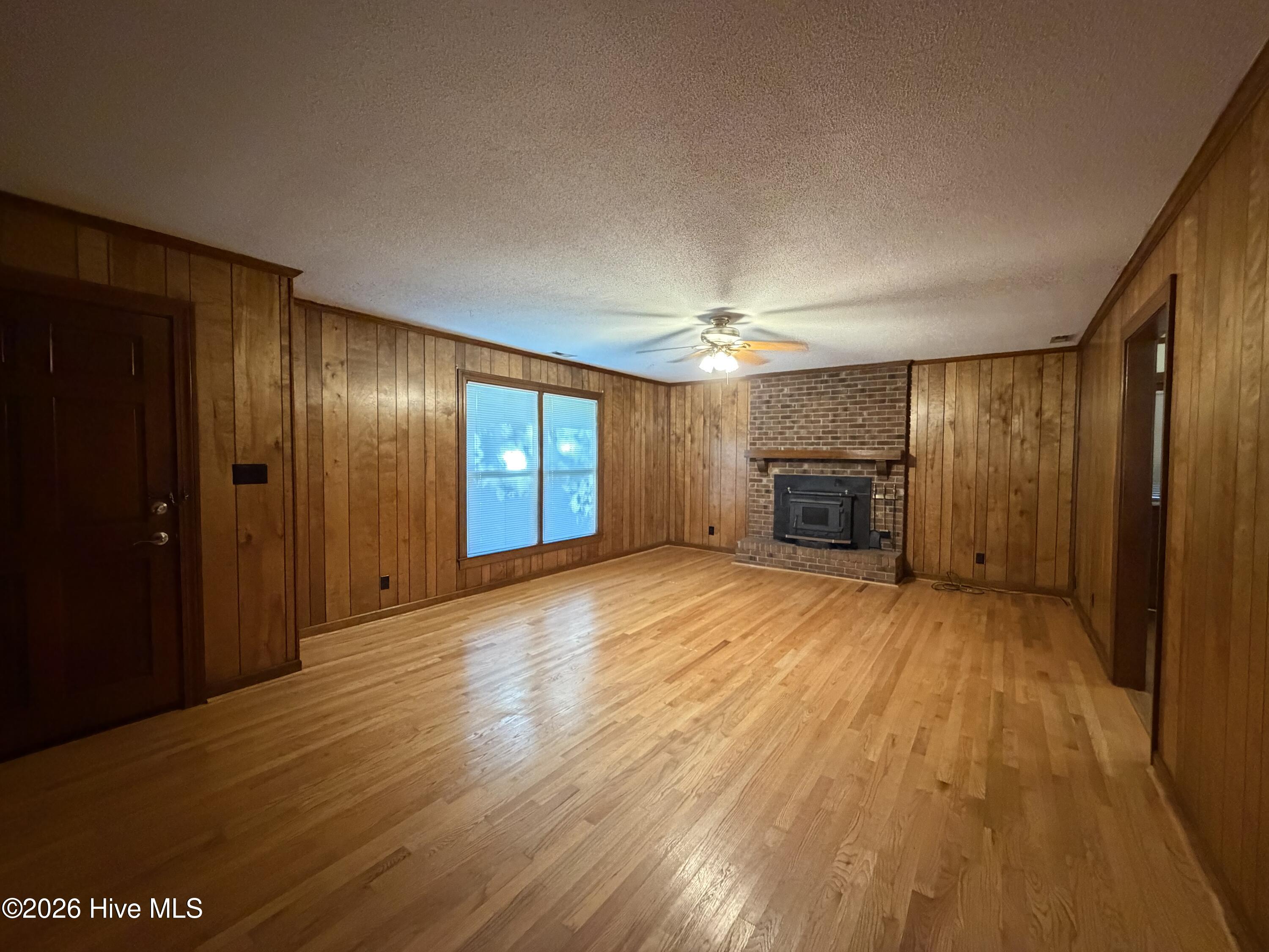 124 Rock Creek Drive S Property Photo 6