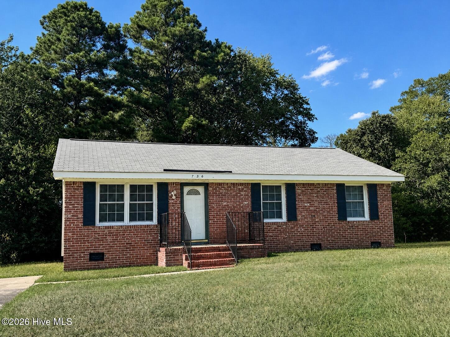 736 Lincoln Drive Property Photo 1
