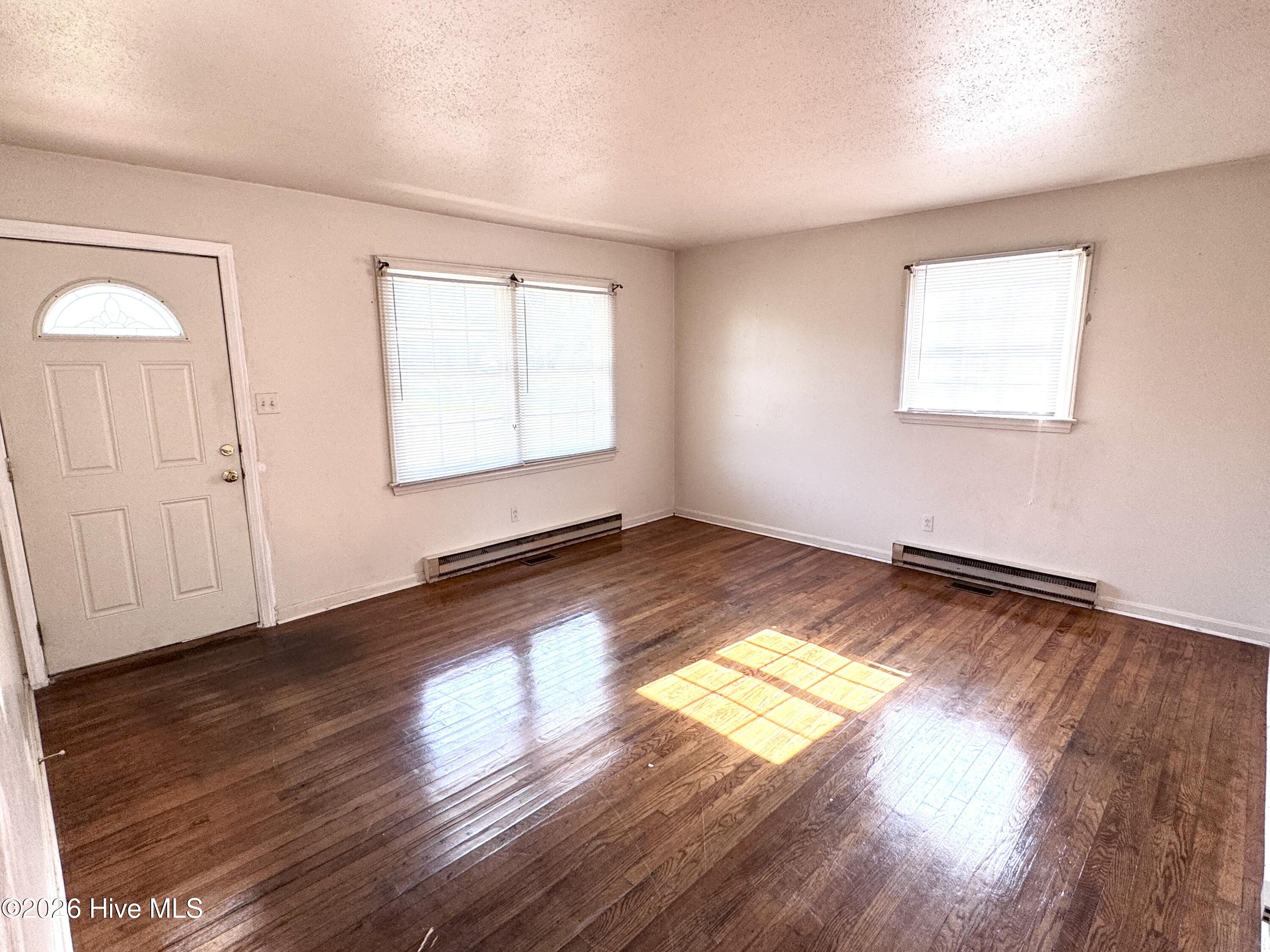 736 Lincoln Drive Property Photo 6