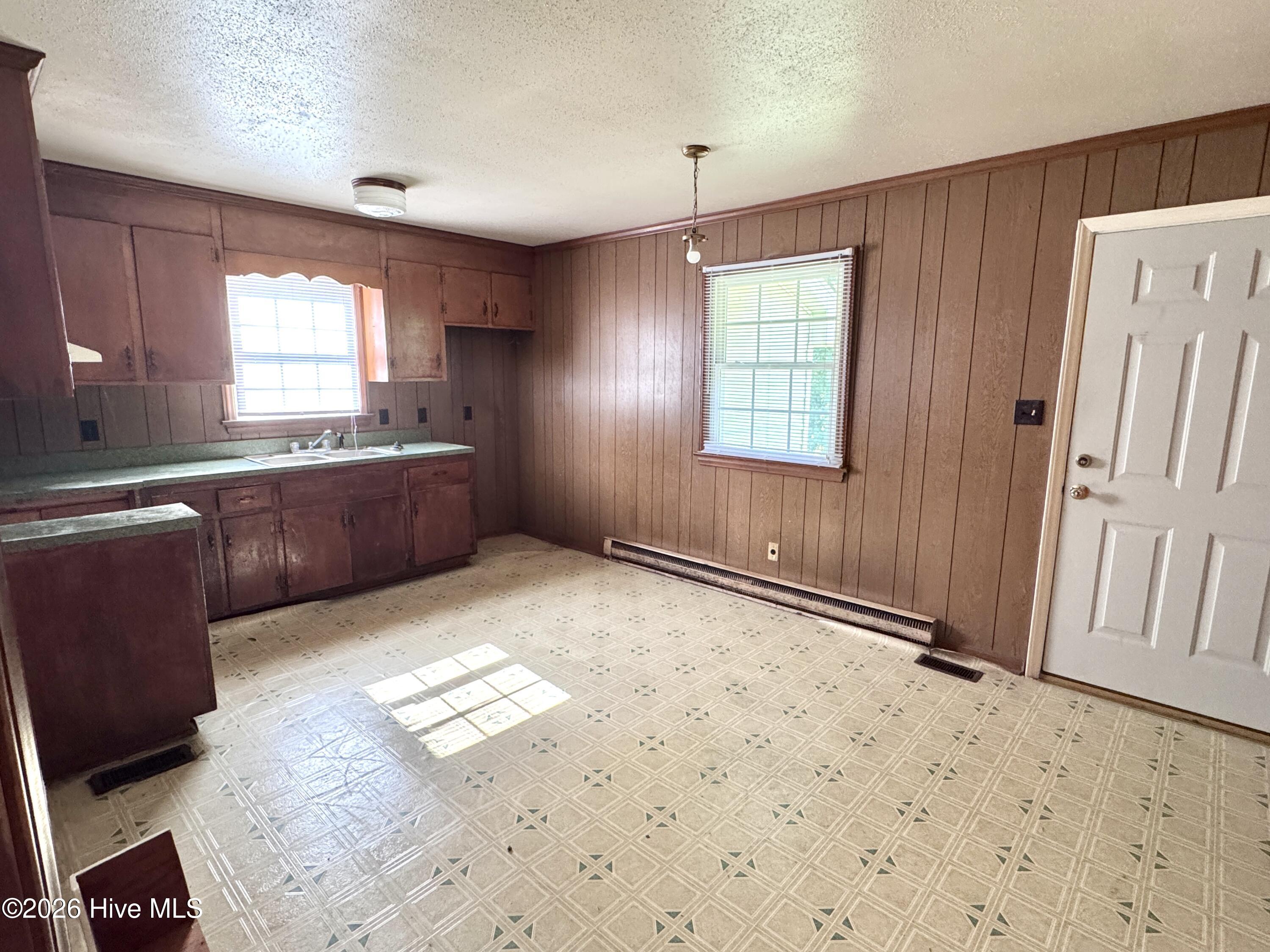 736 Lincoln Drive Property Photo 7