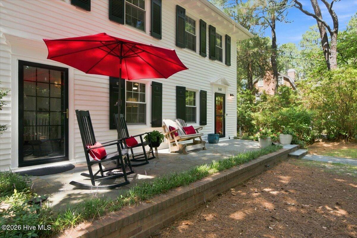 160 N Ridge Street Property Photo 4