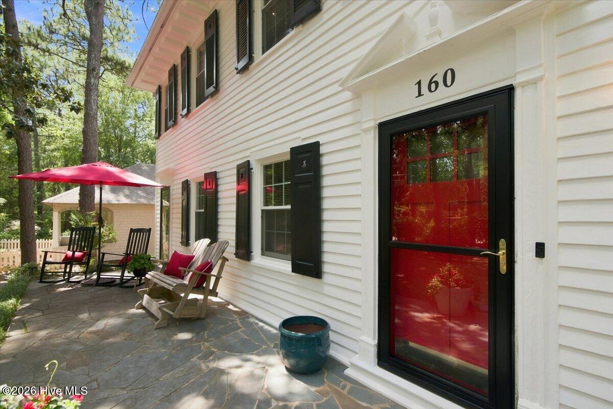160 N Ridge Street Property Photo 5
