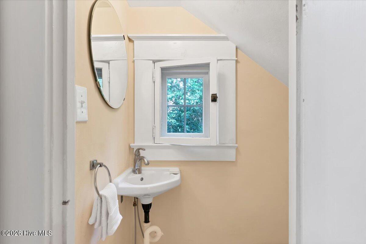 160 N Ridge Street Property Photo 8
